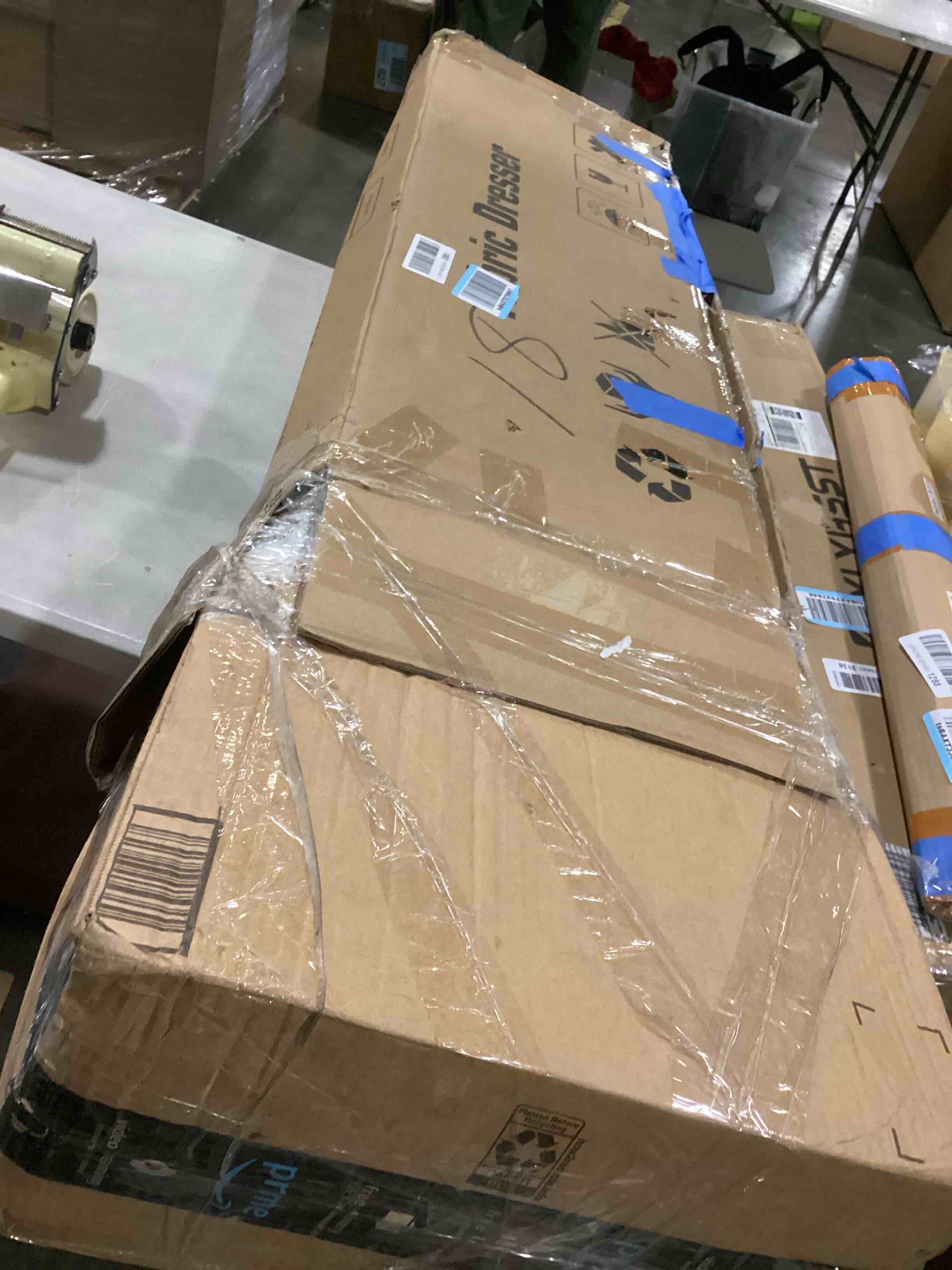 https://s3.amazonaws.com/lotting-images-prod/bidfta/ORG6842787_1737729079911.jpeg