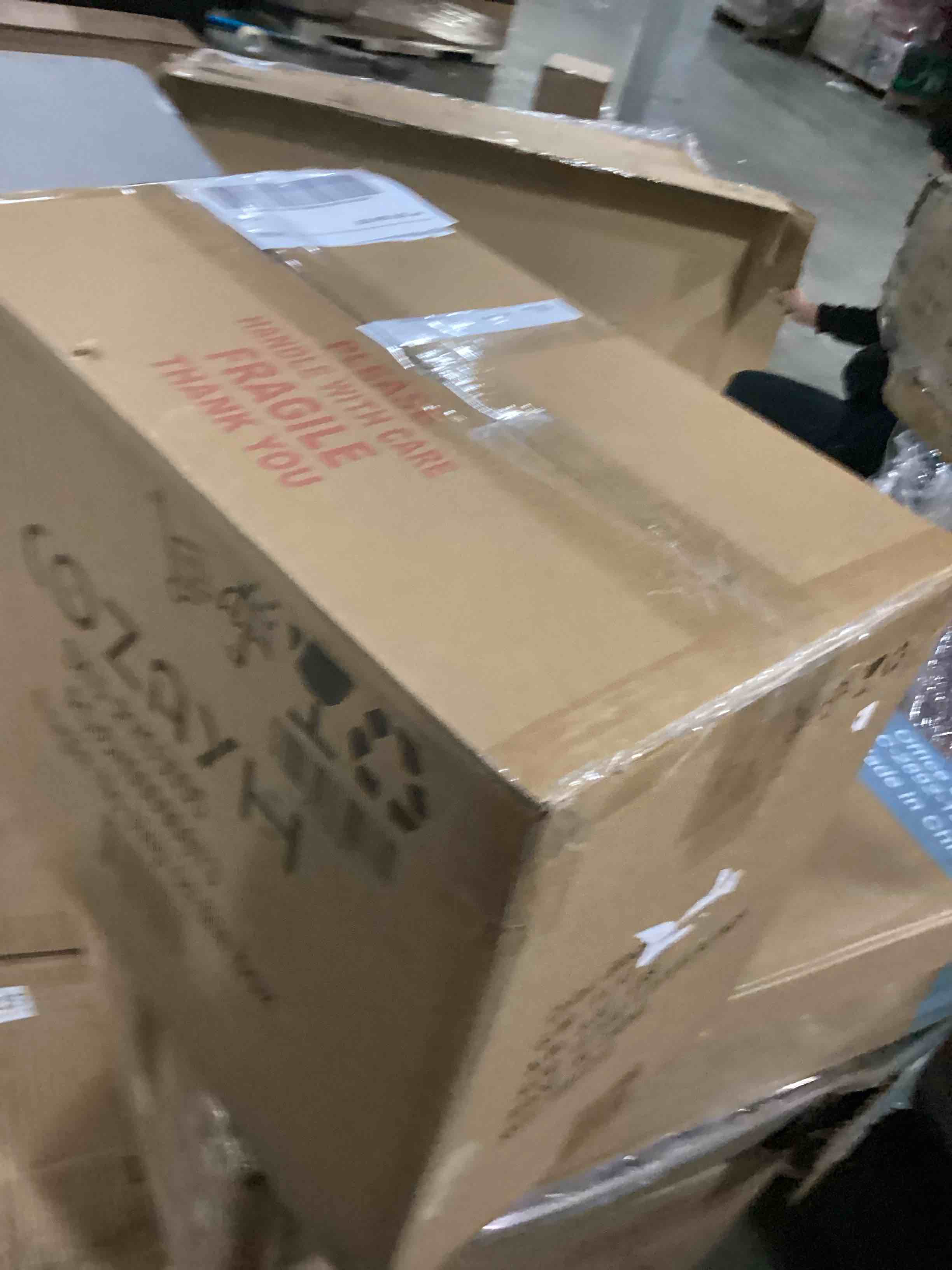 https://s3.amazonaws.com/lotting-images-prod/bidfta/ORG6843038_1738089997669.jpeg