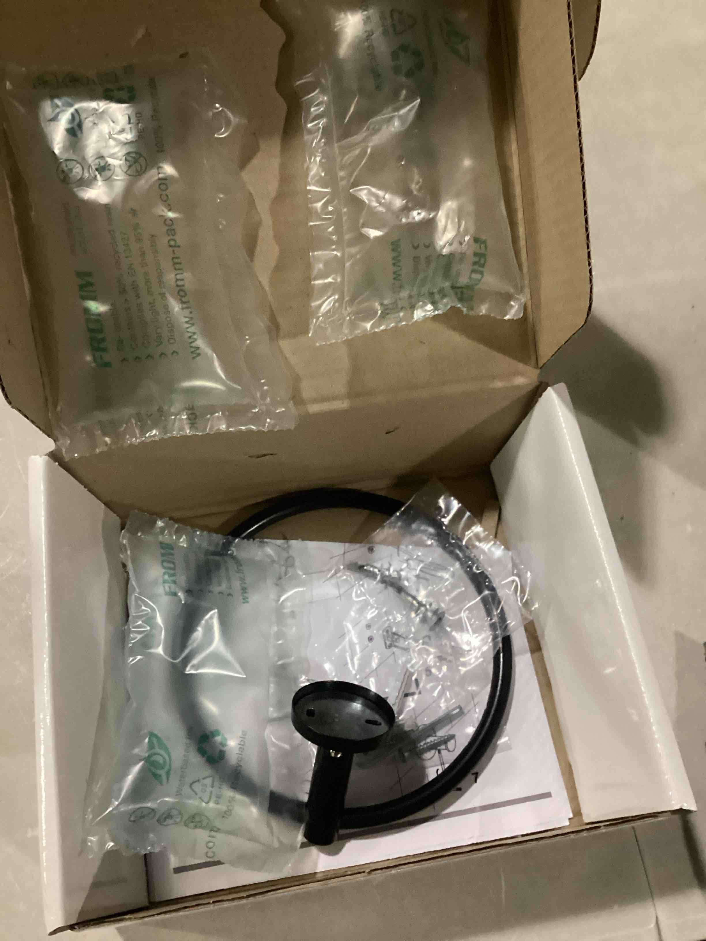 https://s3.amazonaws.com/lotting-images-prod/bidfta/ORG6843048_1738094152635.jpeg