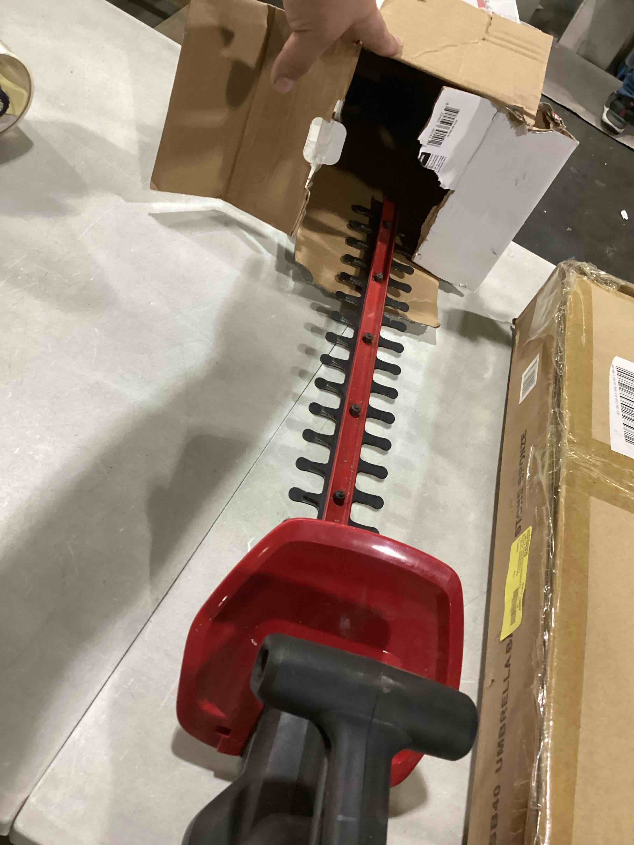 https://s3.amazonaws.com/lotting-images-prod/bidfta/ORG6843298_1738677376528.jpeg
