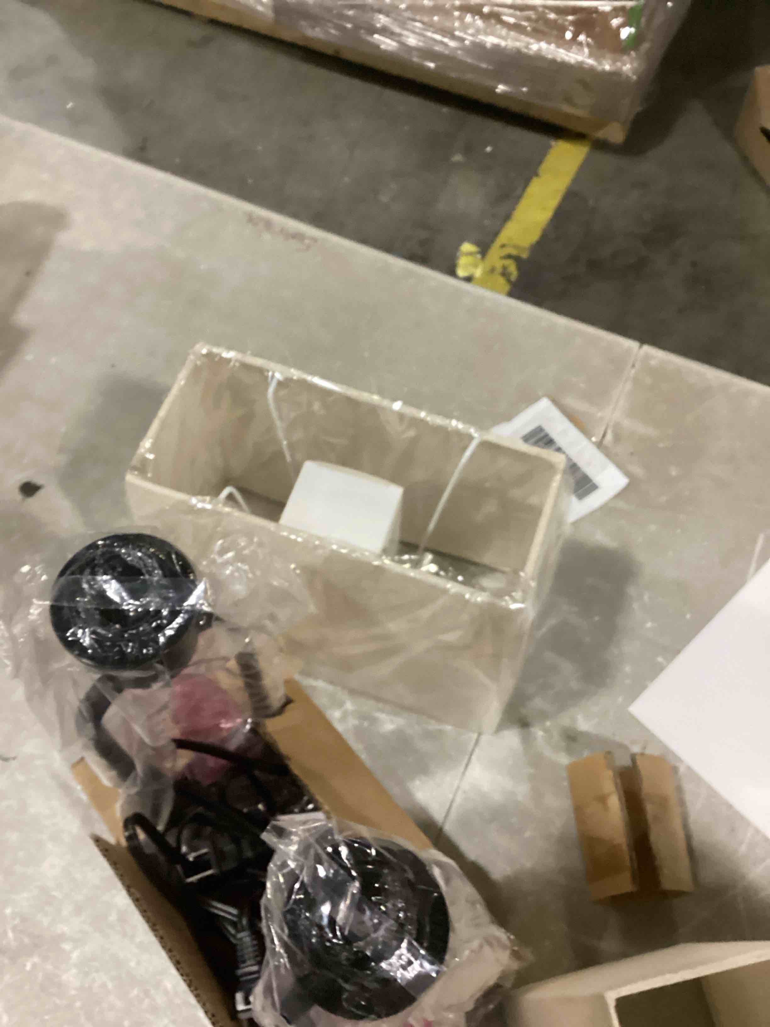 https://s3.amazonaws.com/lotting-images-prod/bidfta/ORG6843784_1737130559465.jpeg