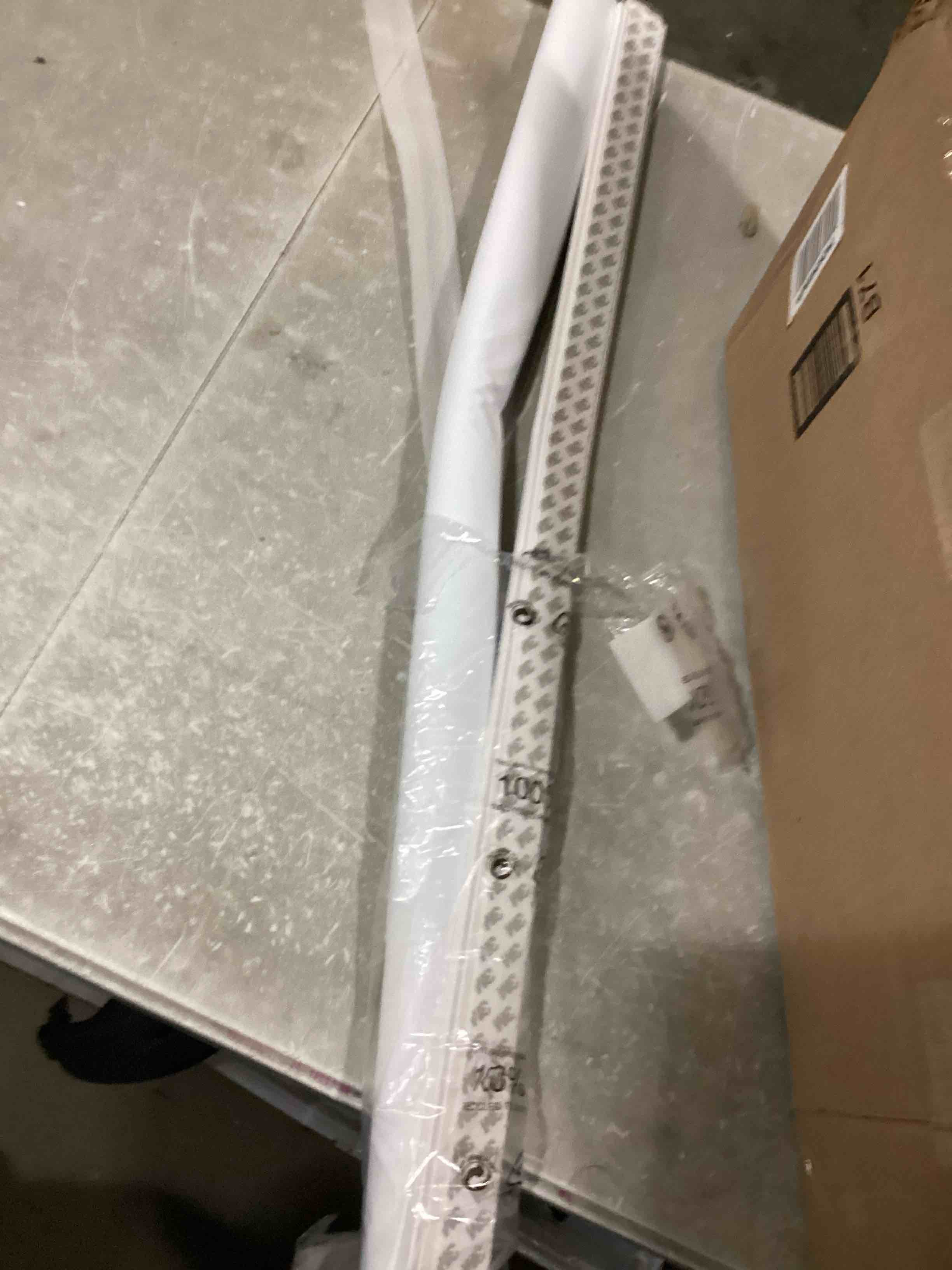 https://s3.amazonaws.com/lotting-images-prod/bidfta/ORG6843975_1737461779042.jpeg