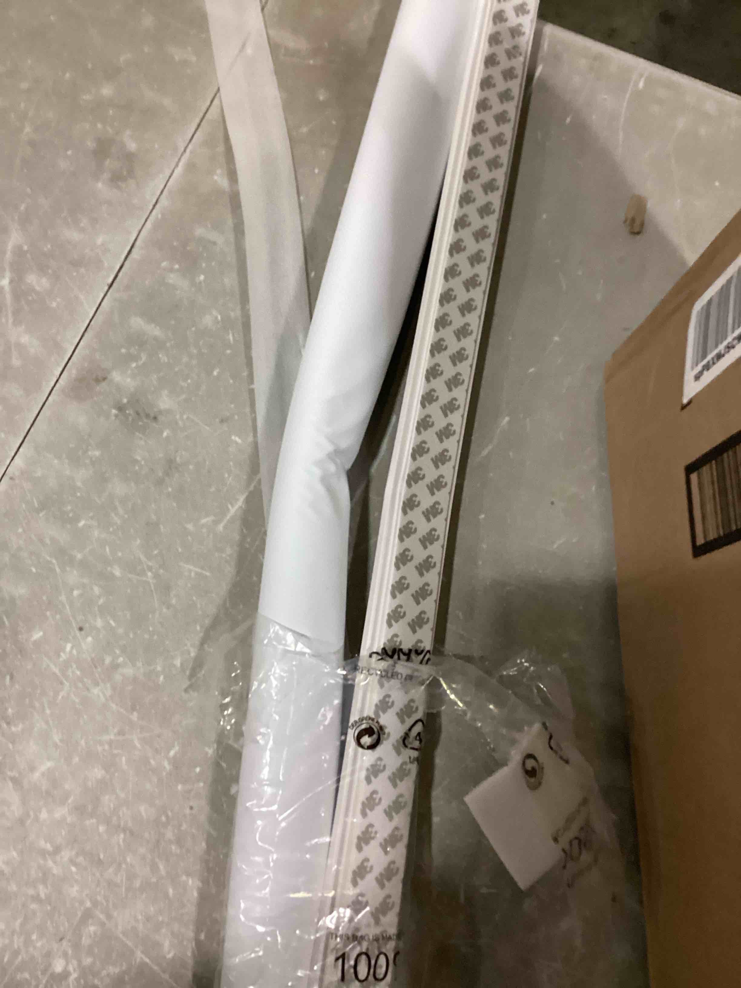 https://s3.amazonaws.com/lotting-images-prod/bidfta/ORG6843975_1737461780833.jpeg