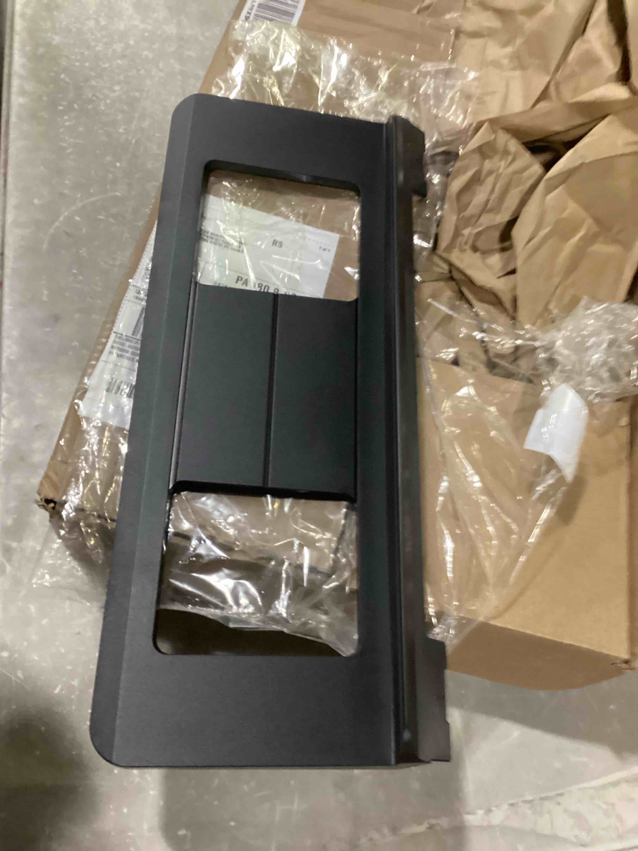 https://s3.amazonaws.com/lotting-images-prod/bidfta/ORG6844211_1737634692000.jpeg