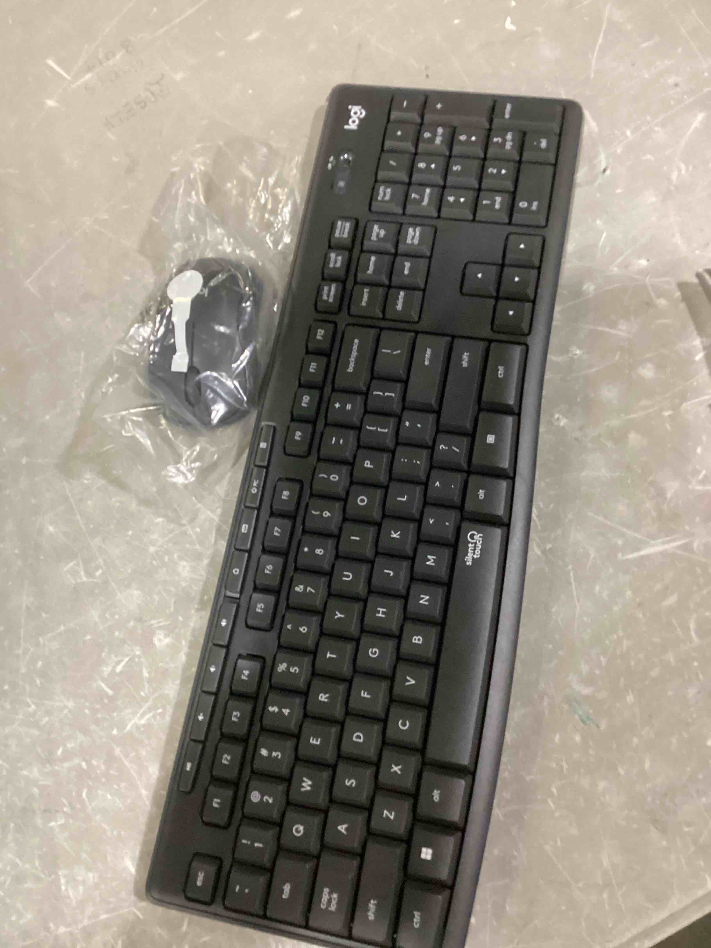 https://s3.amazonaws.com/lotting-images-prod/bidfta/ORG6844282_1737646570914.jpeg