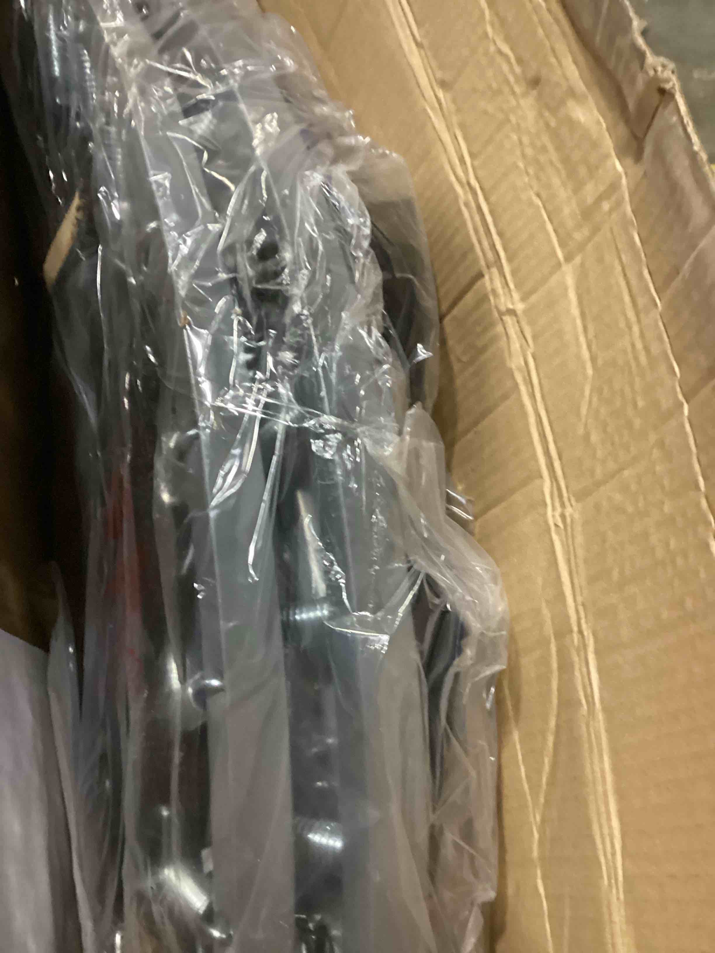 https://s3.amazonaws.com/lotting-images-prod/bidfta/ORG6844534_1737993809901.jpeg