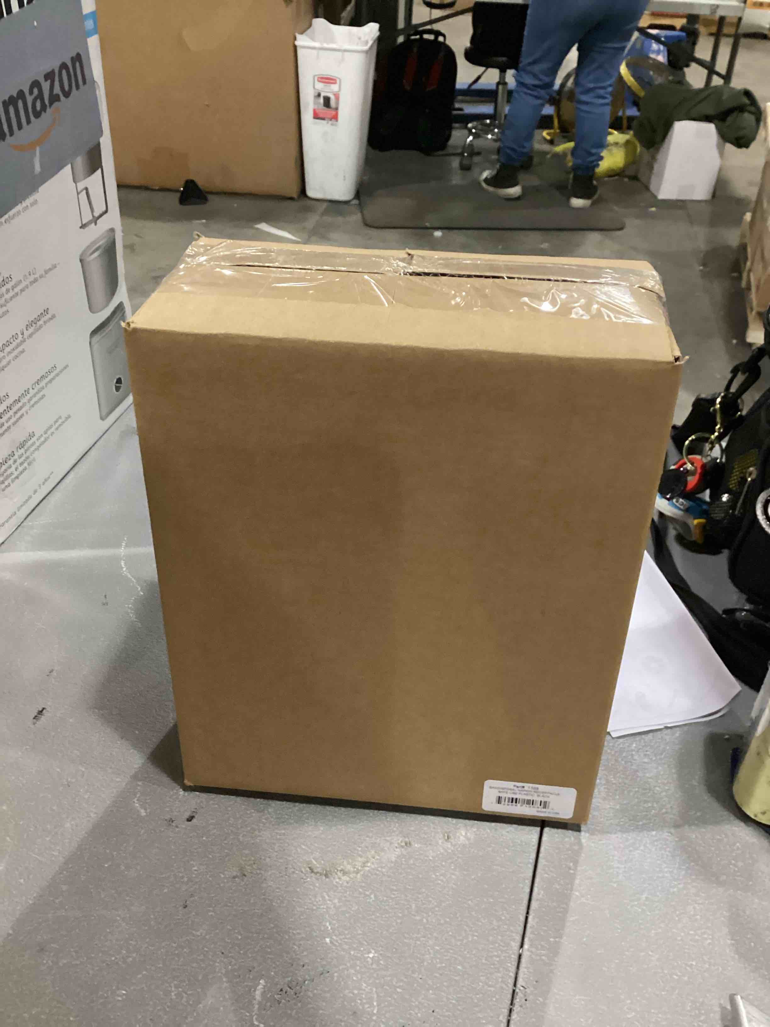 https://s3.amazonaws.com/lotting-images-prod/bidfta/ORG6846010_1735577806862.jpeg