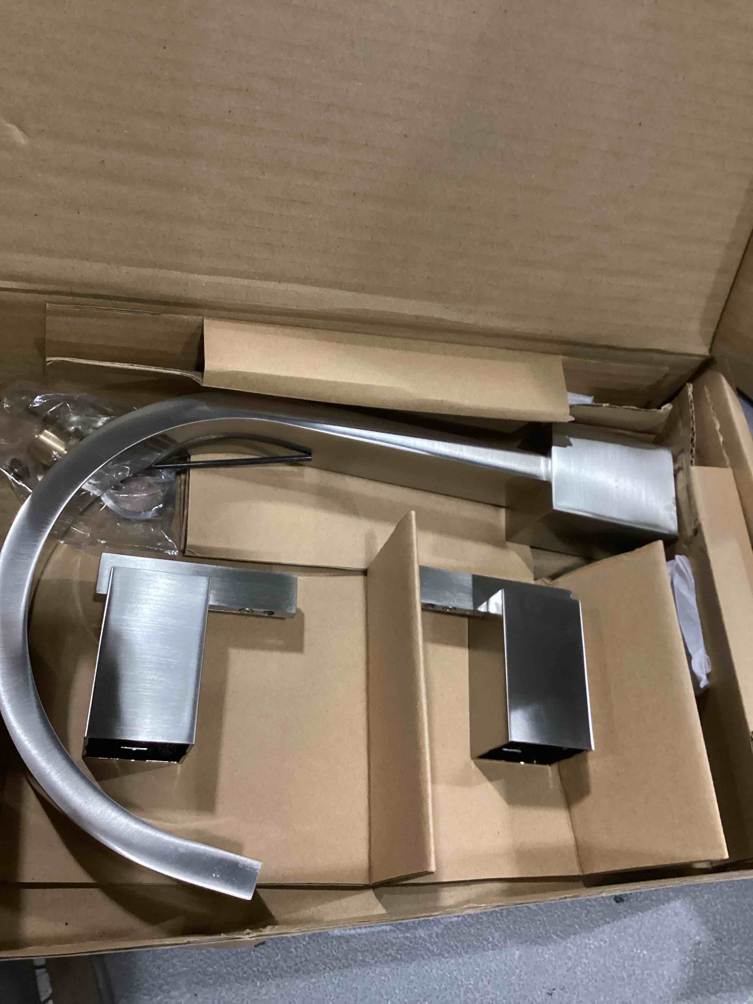 https://s3.amazonaws.com/lotting-images-prod/bidfta/ORG6846138_1735656462104.jpeg