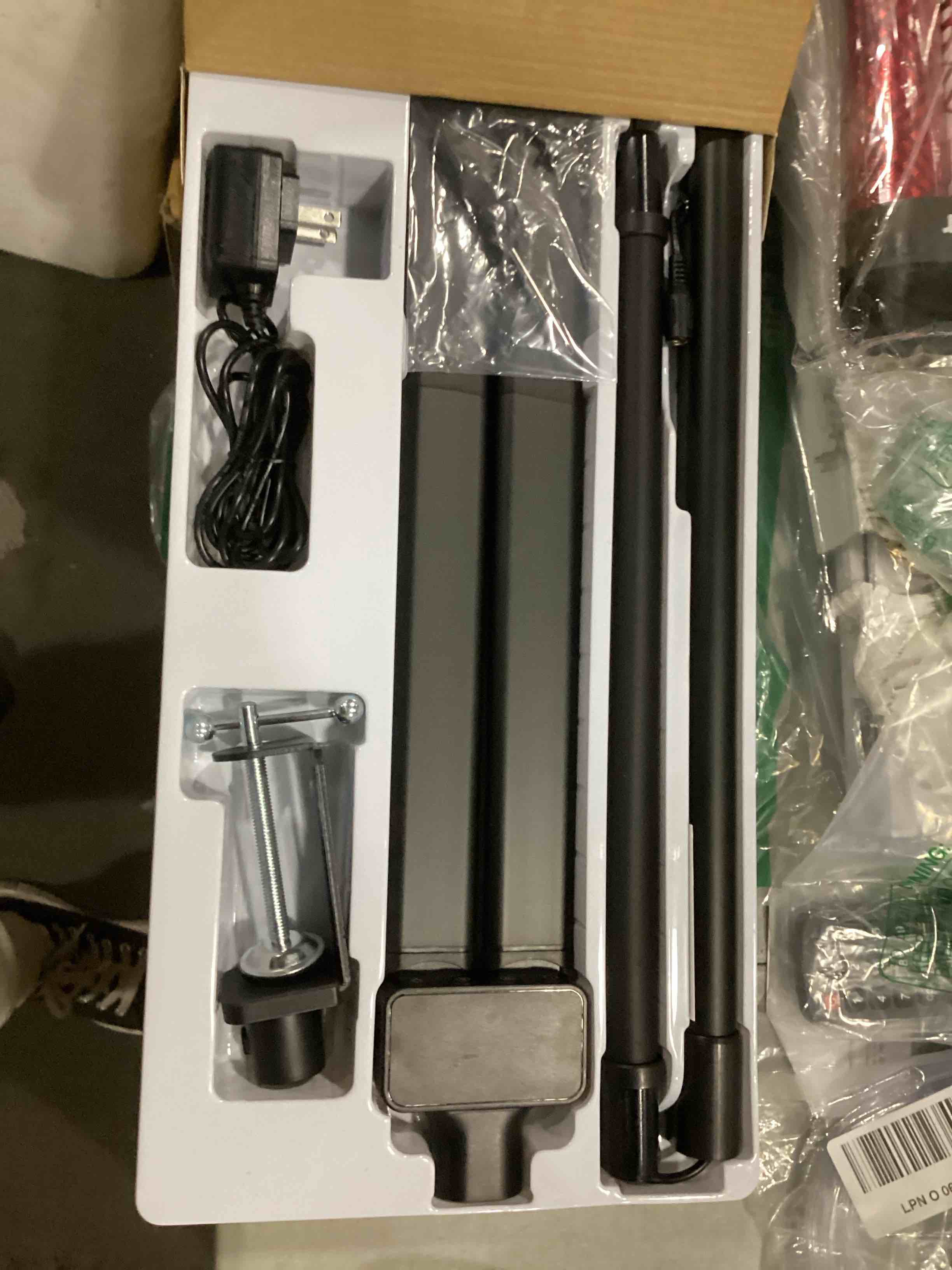https://s3.amazonaws.com/lotting-images-prod/bidfta/ORG6846885_1734377588679.jpeg