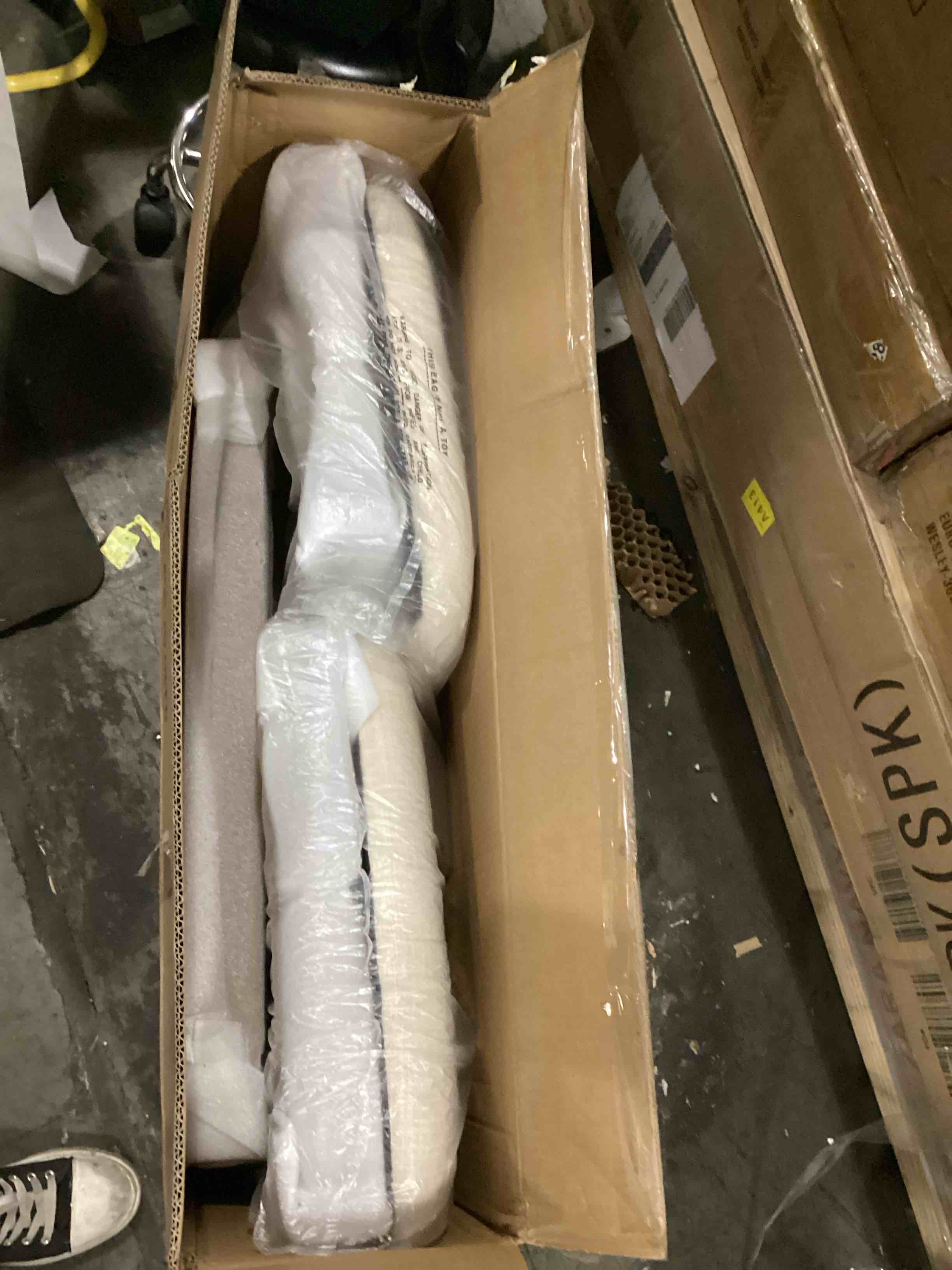 https://s3.amazonaws.com/lotting-images-prod/bidfta/ORG6847194_1734623582883.jpeg