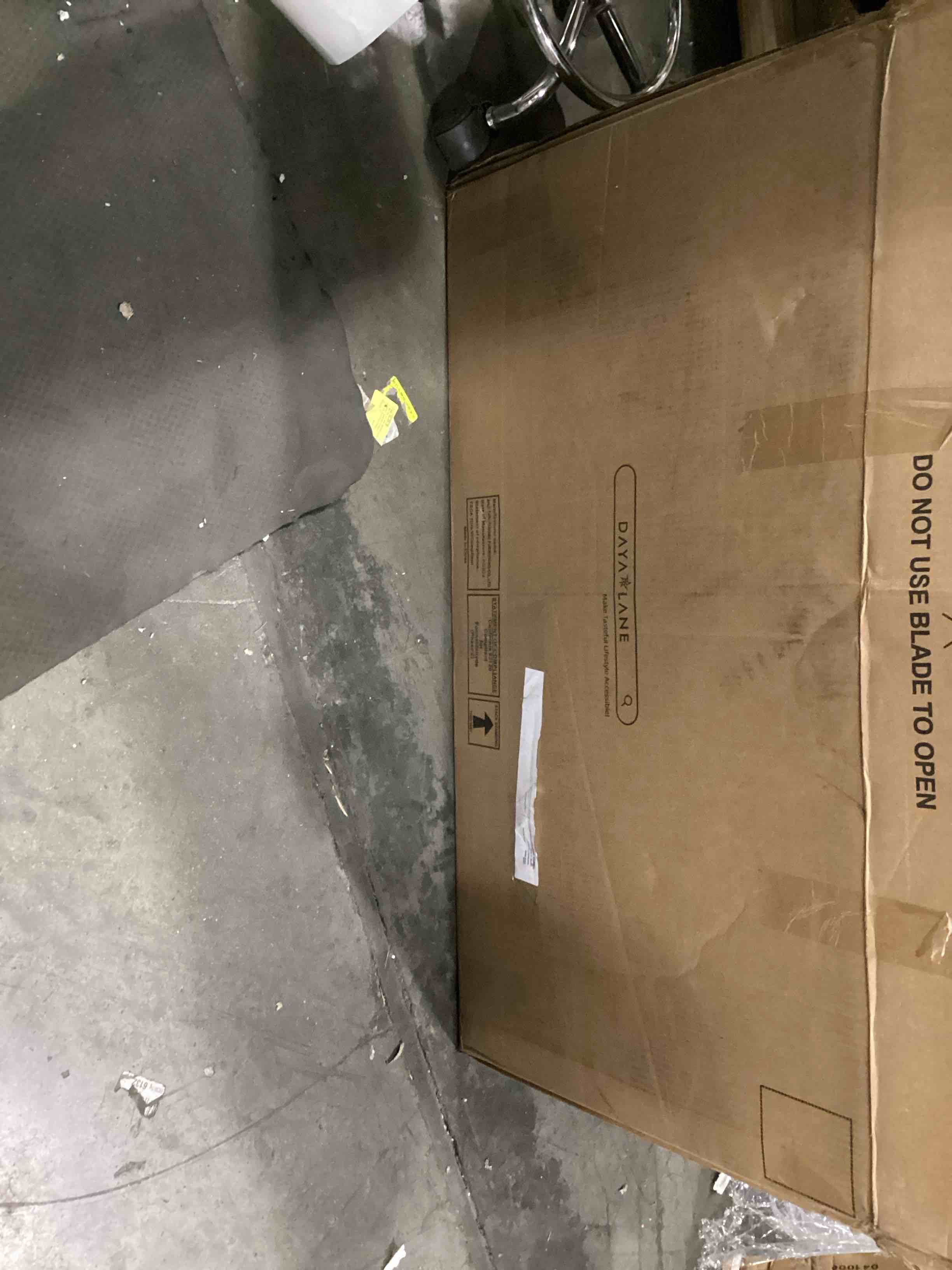https://s3.amazonaws.com/lotting-images-prod/bidfta/ORG6847194_1734623589306.jpeg