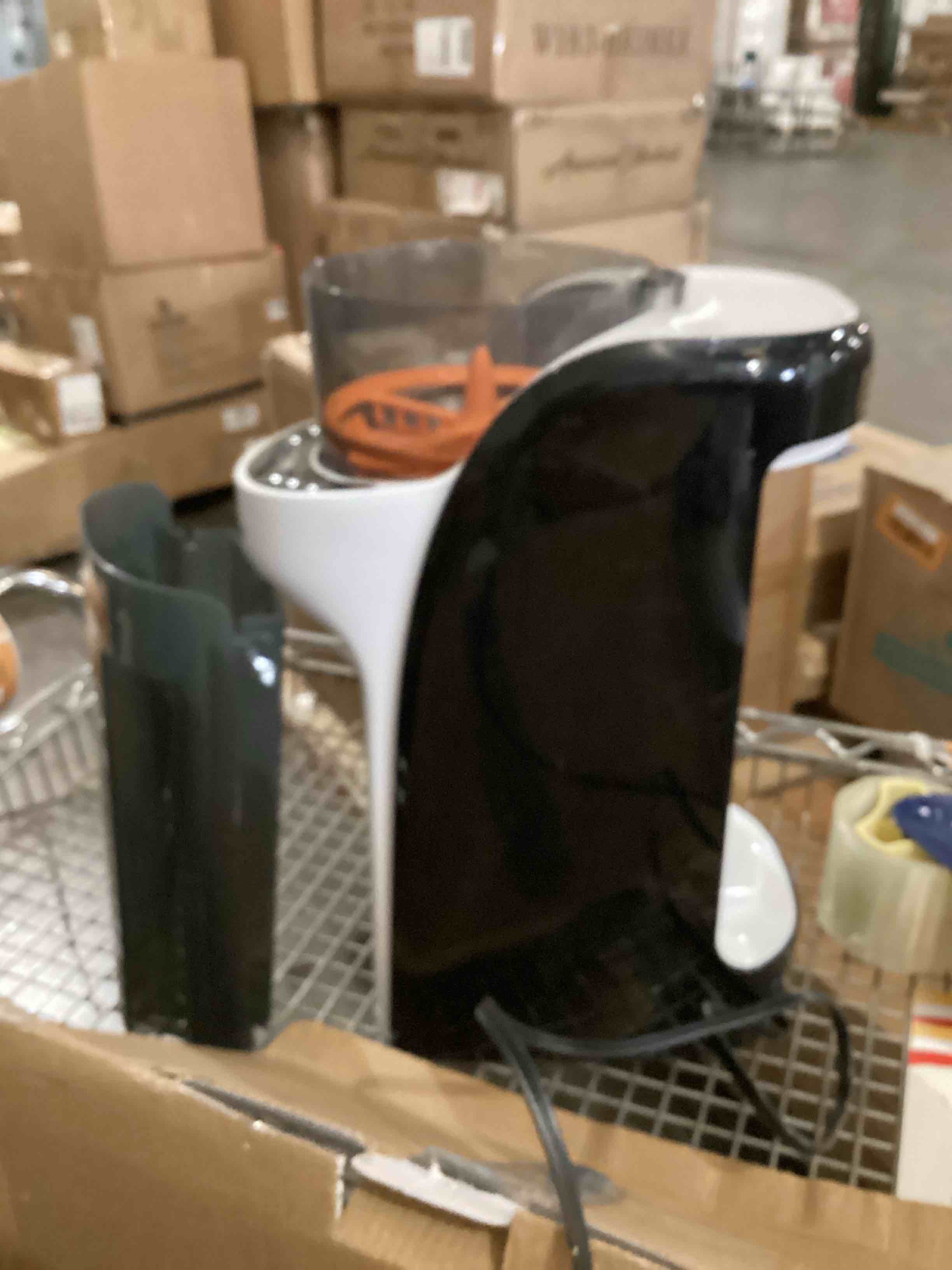 https://s3.amazonaws.com/lotting-images-prod/bidfta/ORG6850140_1731009475414.jpeg