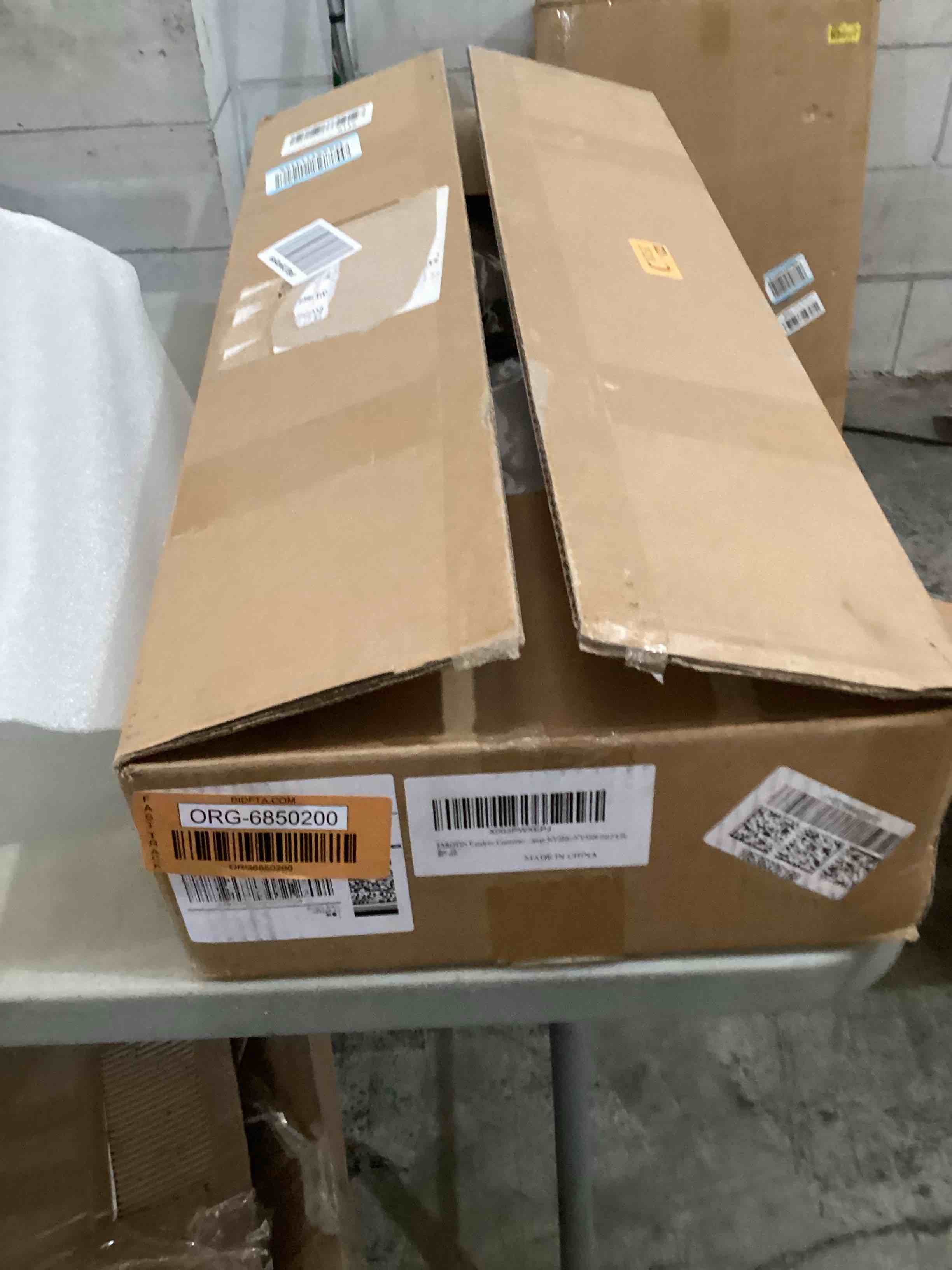 https://s3.amazonaws.com/lotting-images-prod/bidfta/ORG6850200_1731095937456.jpeg