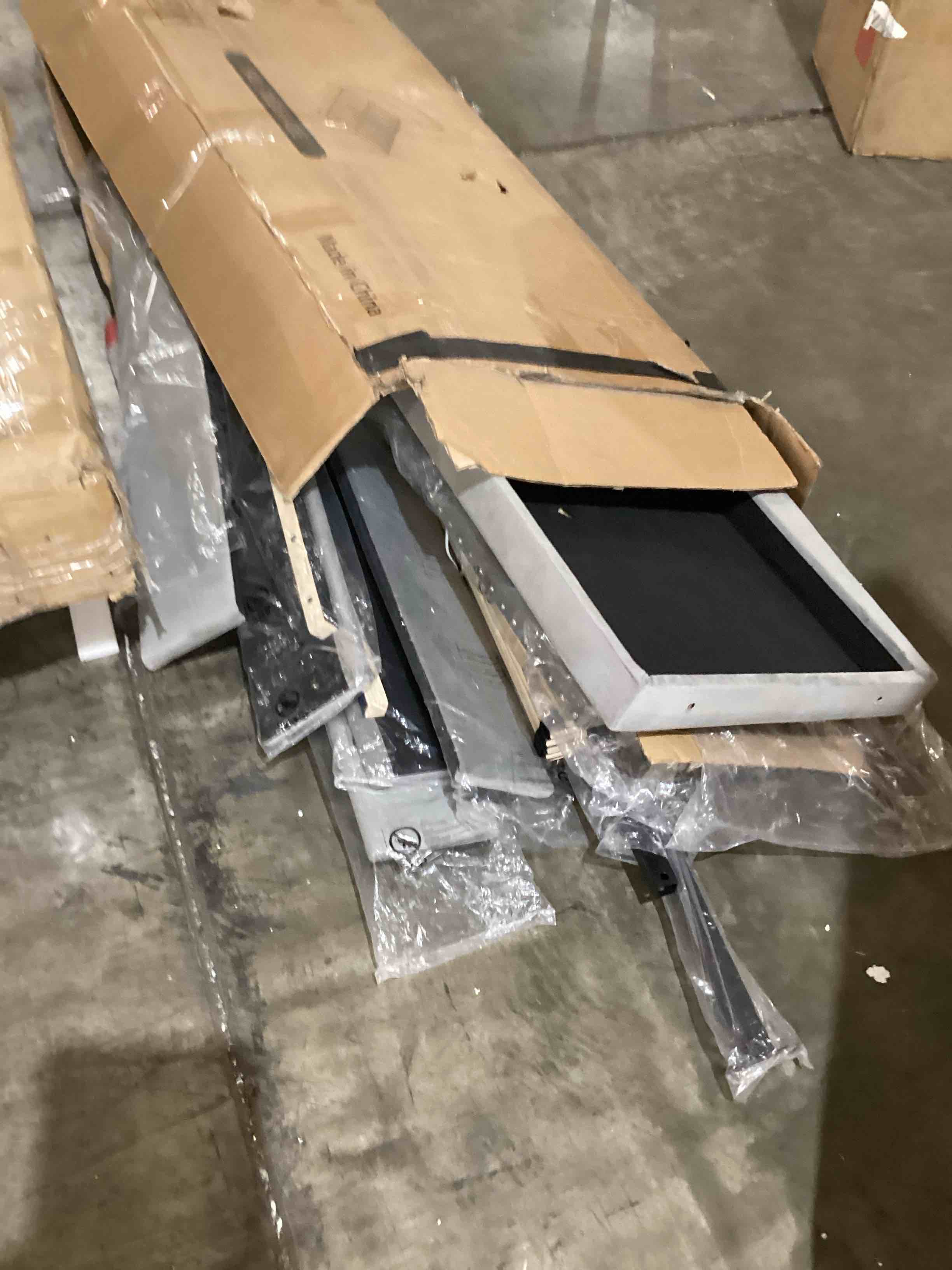 https://s3.amazonaws.com/lotting-images-prod/bidfta/ORG6850407_1731685744060.jpeg