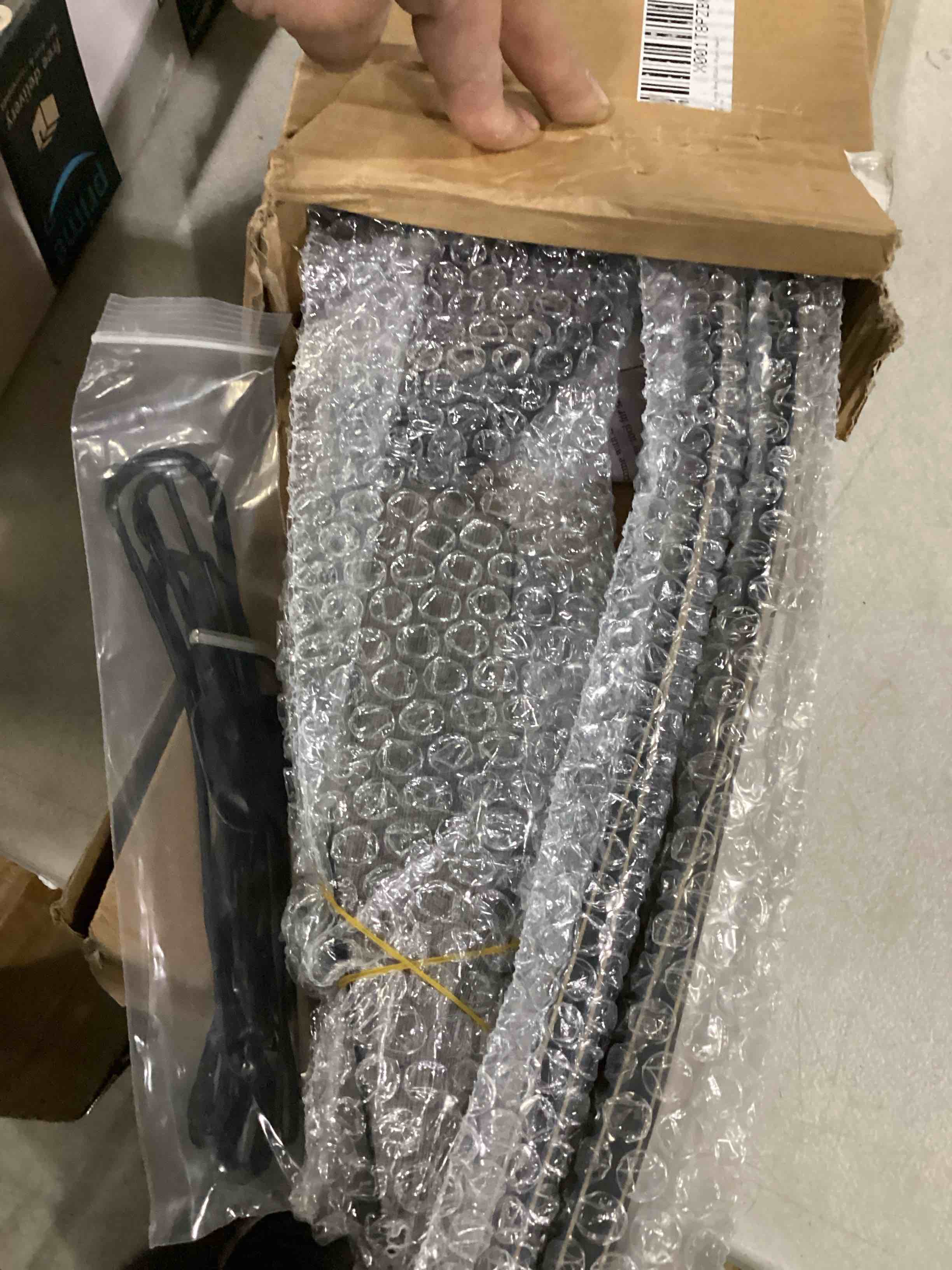 https://s3.amazonaws.com/lotting-images-prod/bidfta/ORG6859980_1730561653085.jpeg