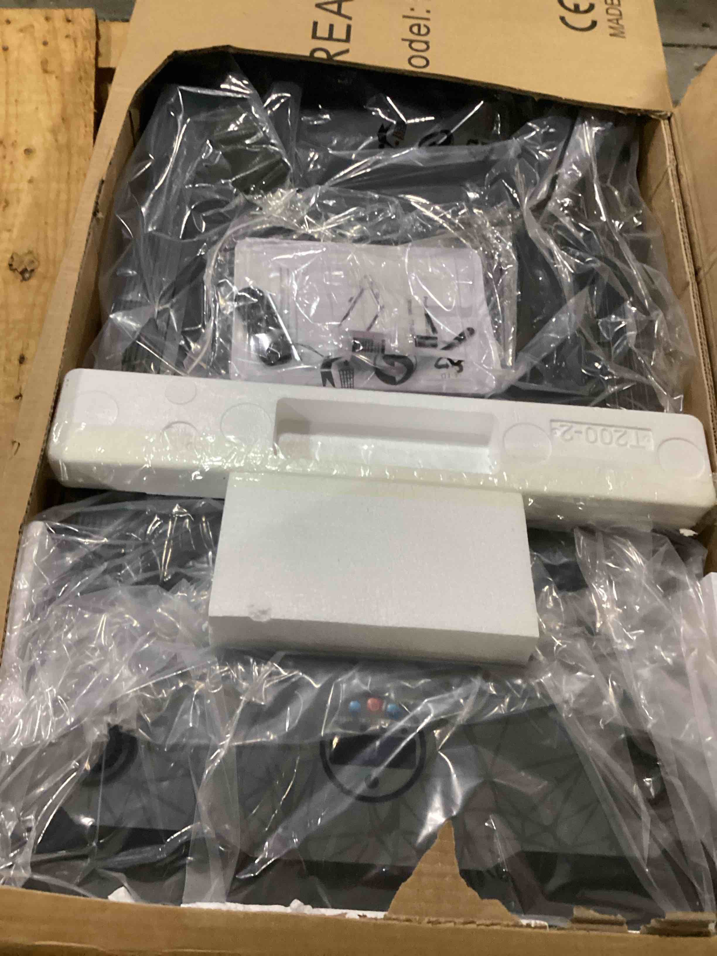 https://s3.amazonaws.com/lotting-images-prod/bidfta/ORG6860048_1730575164814.jpeg
