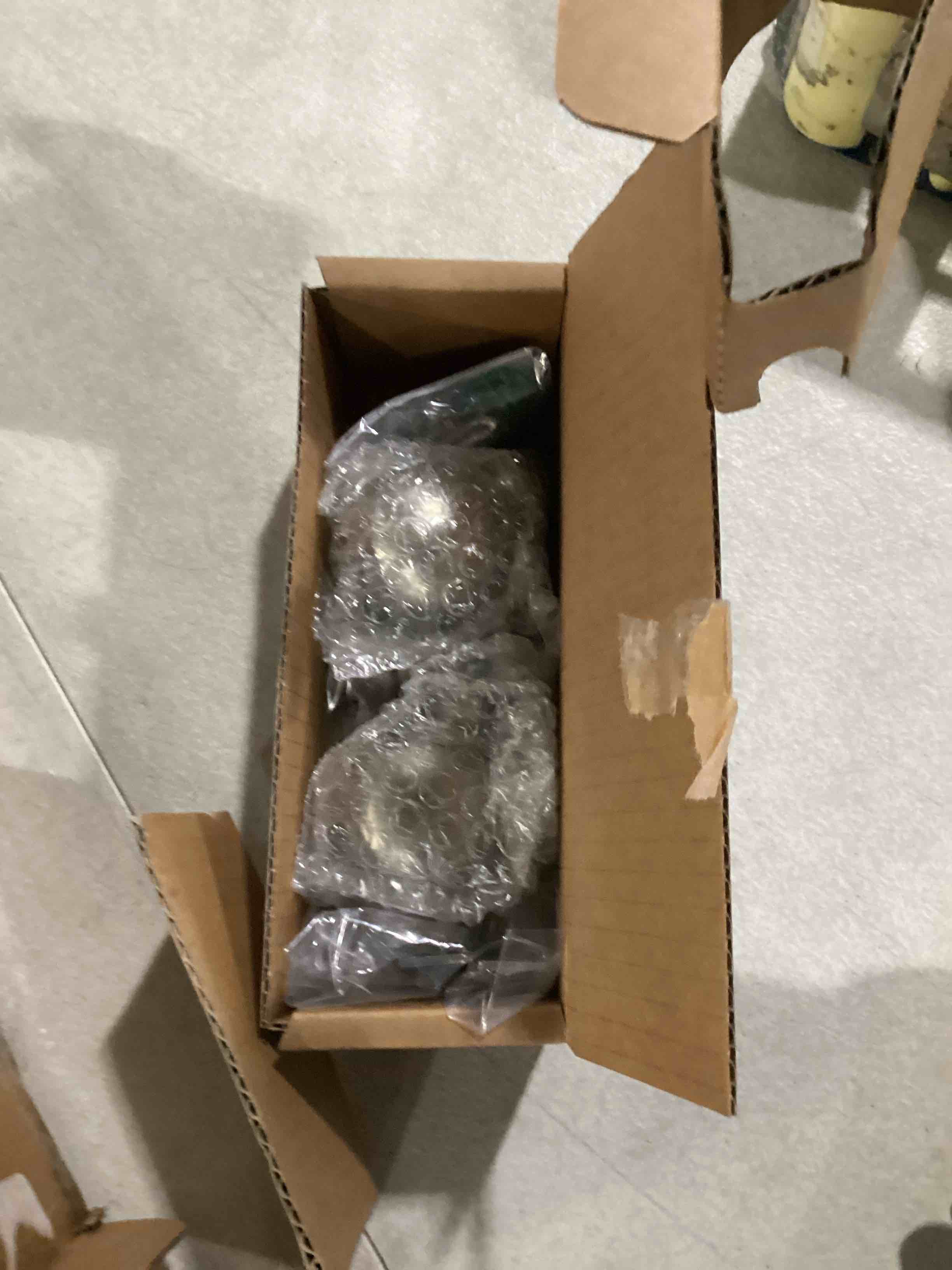 https://s3.amazonaws.com/lotting-images-prod/bidfta/ORG6860061_1730810746992.jpeg