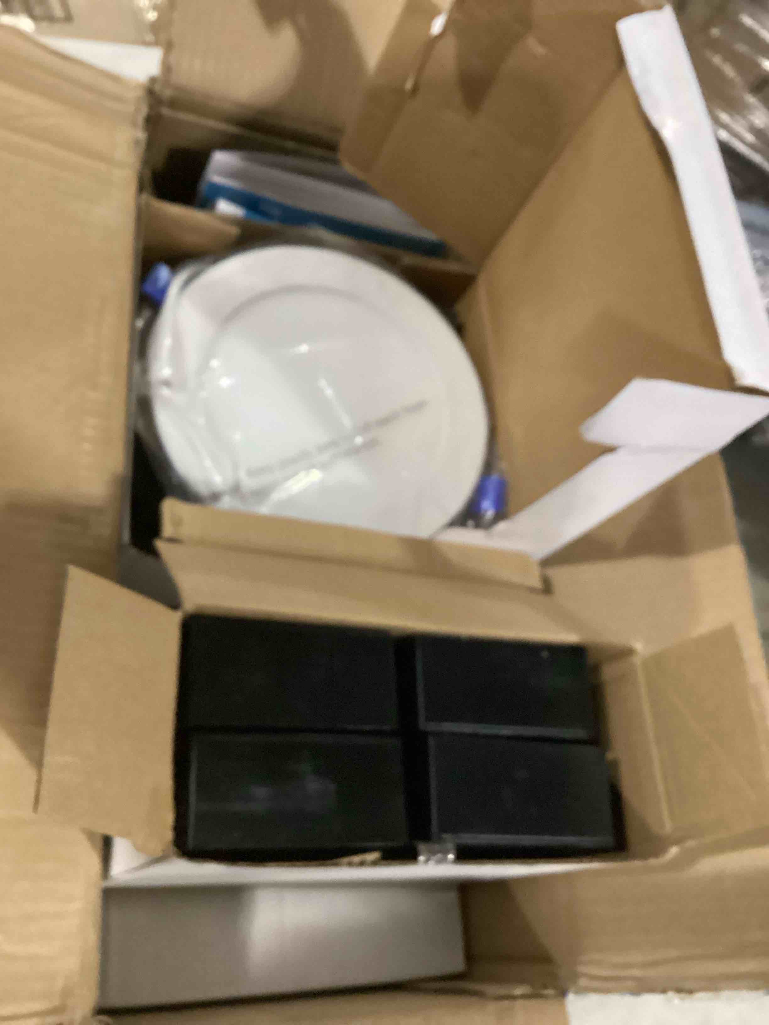 https://s3.amazonaws.com/lotting-images-prod/bidfta/ORG6860070_1730812008855.jpeg