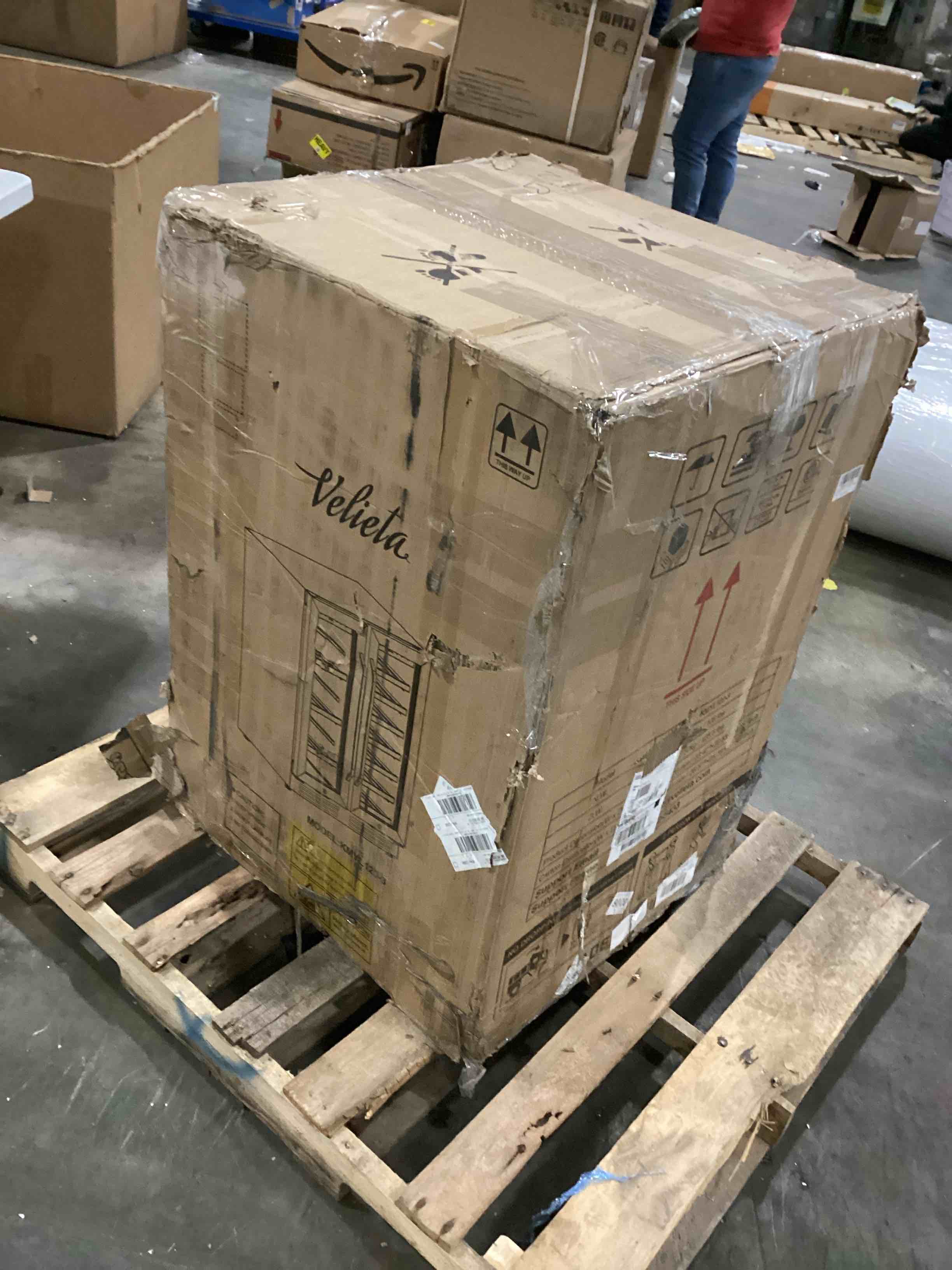 https://s3.amazonaws.com/lotting-images-prod/bidfta/ORG6861331_1737561631096.jpeg