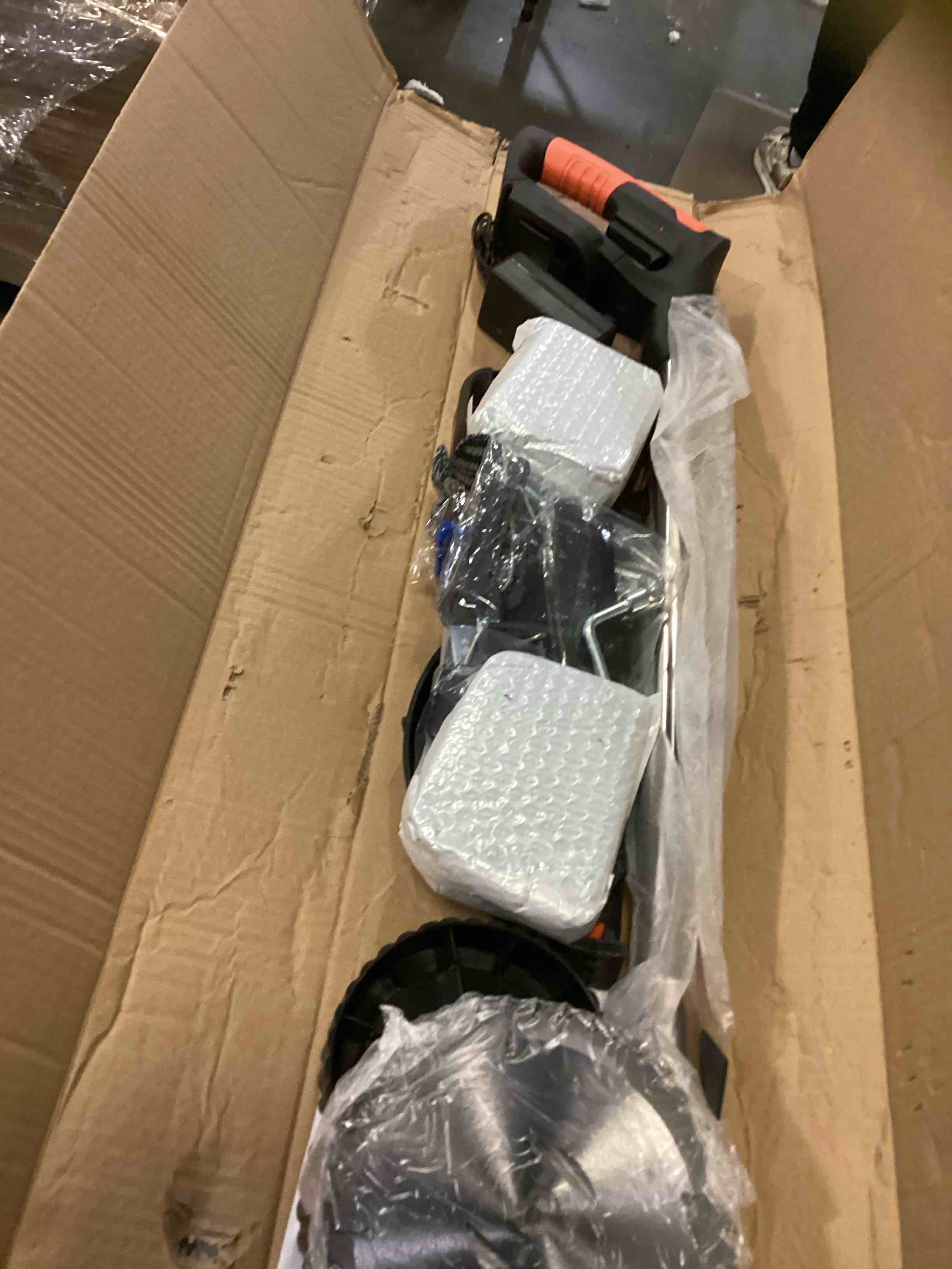https://s3.amazonaws.com/lotting-images-prod/bidfta/ORG6862114_1730131068565.jpeg