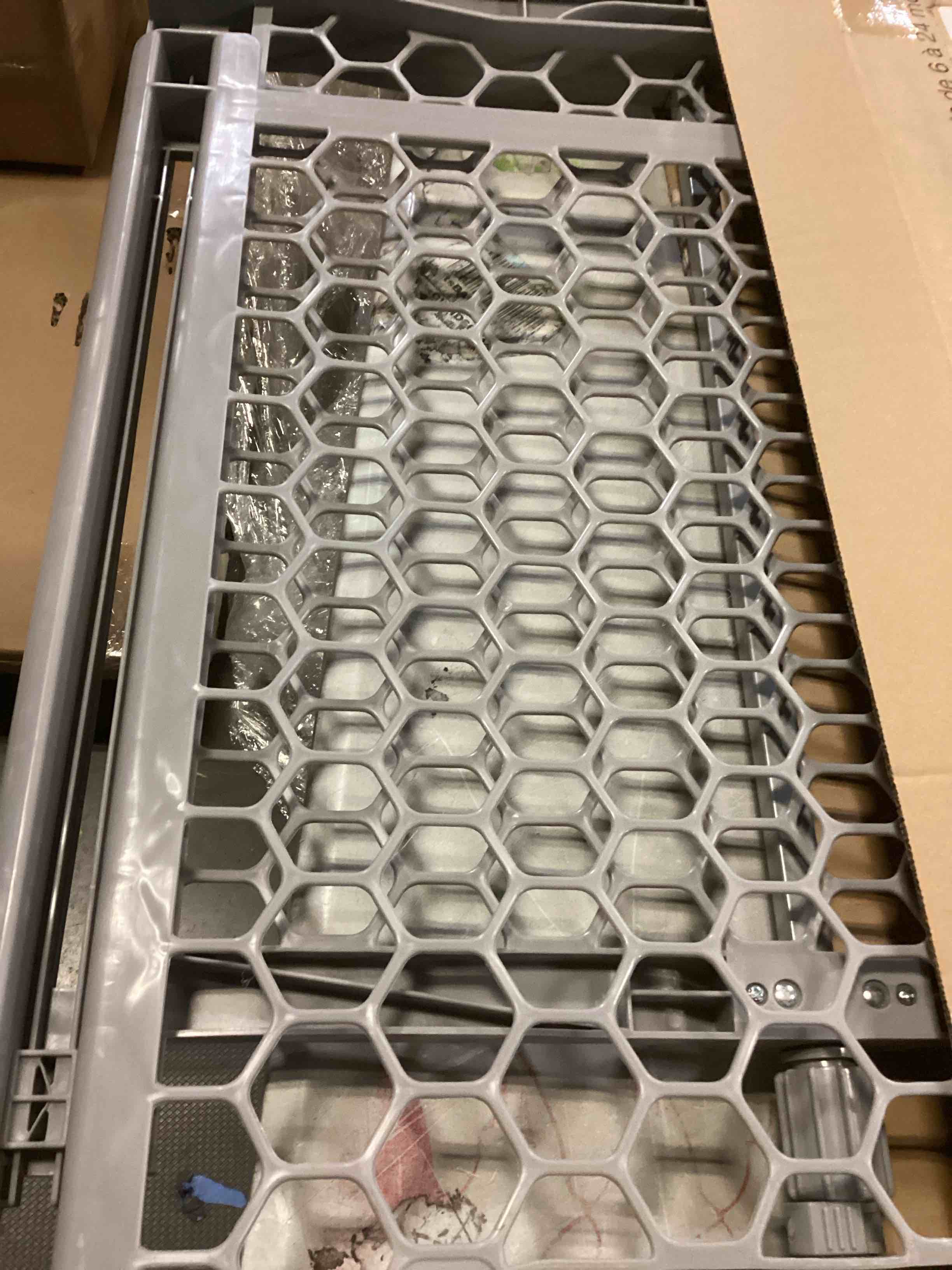 https://s3.amazonaws.com/lotting-images-prod/bidfta/ORG6862823_1730562623021.jpeg