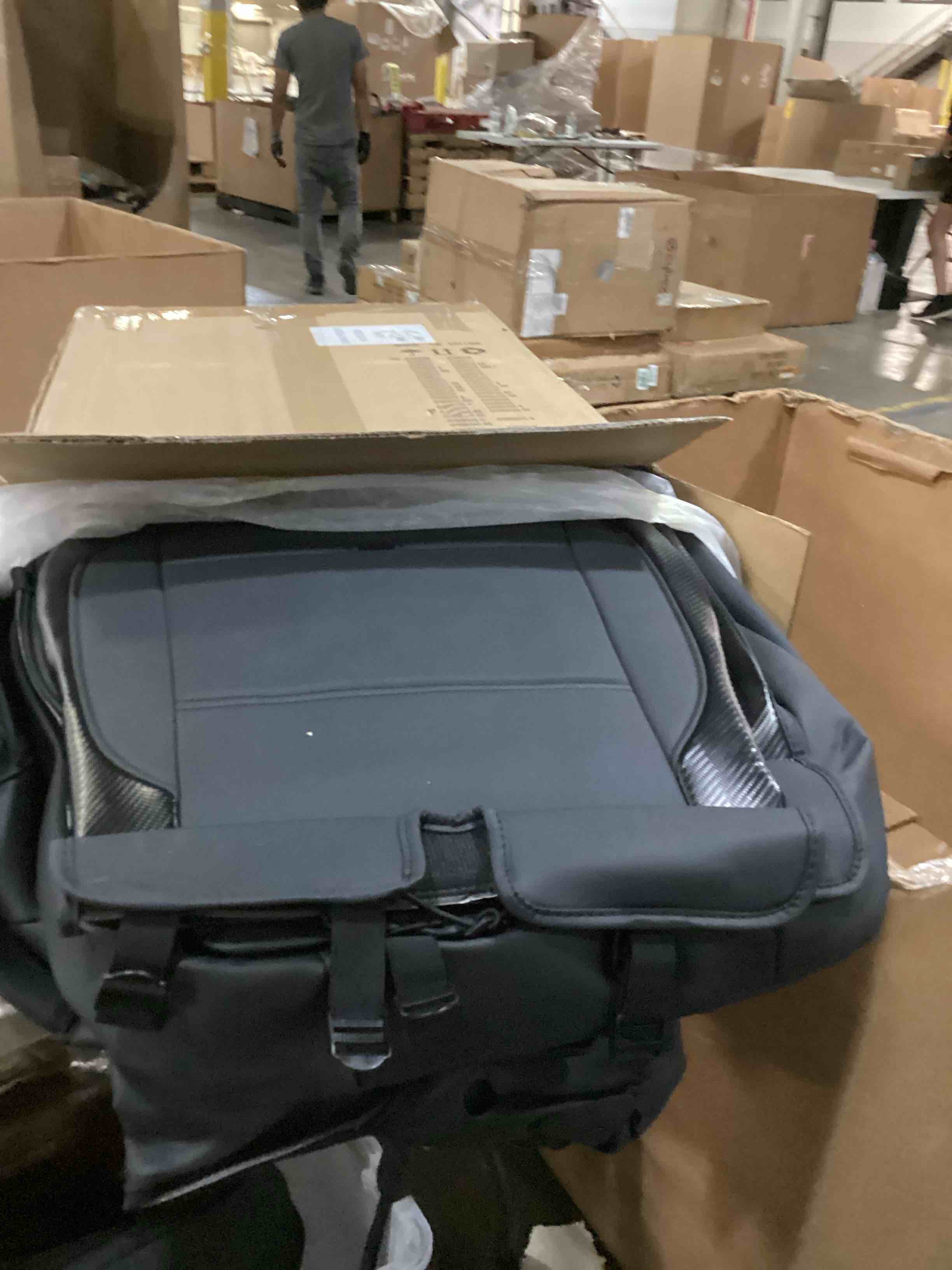 https://s3.amazonaws.com/lotting-images-prod/bidfta/ORG6863441_1730811654135.jpeg