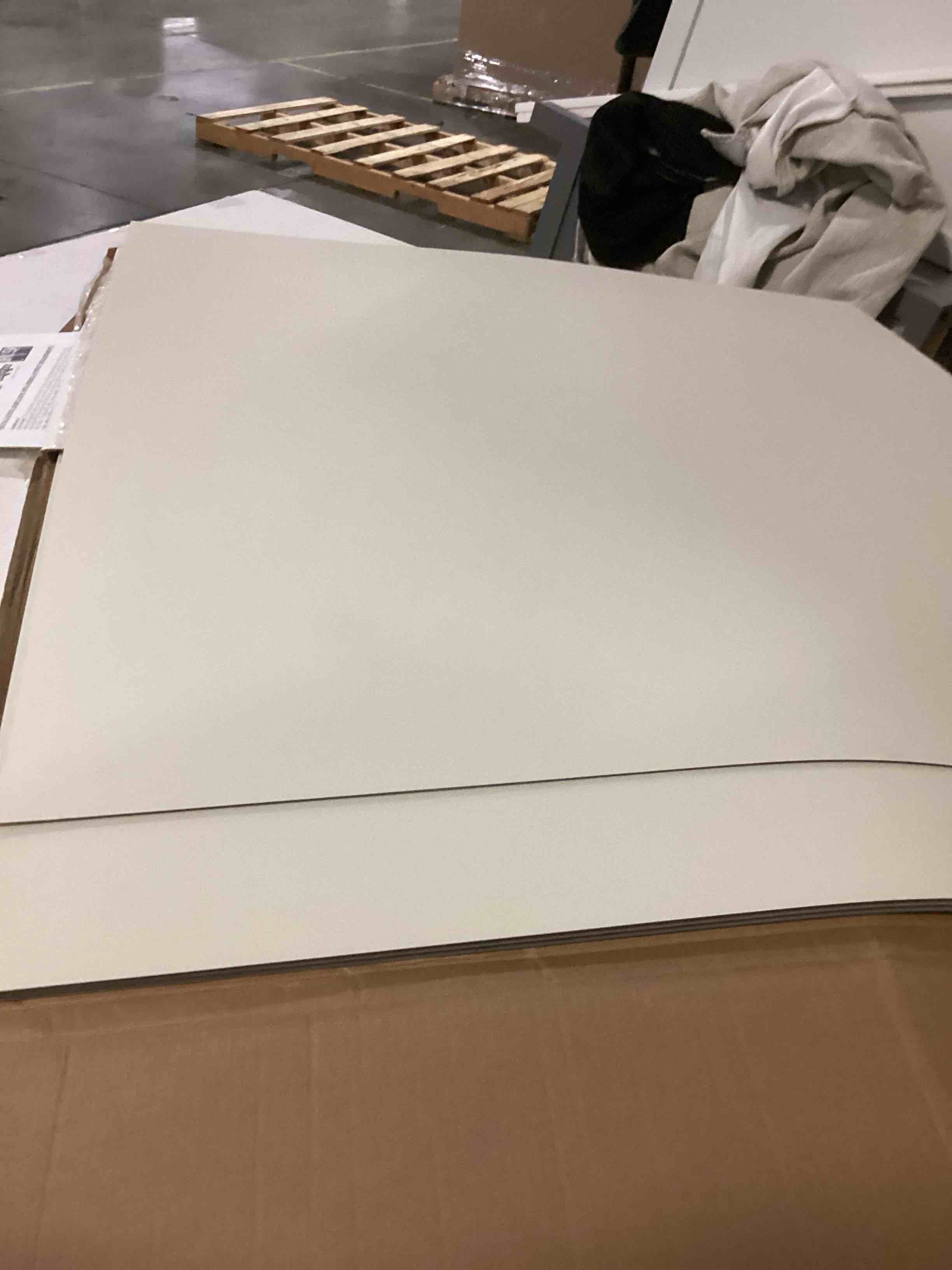 https://s3.amazonaws.com/lotting-images-prod/bidfta/ORG6864140_1731523607387.jpeg