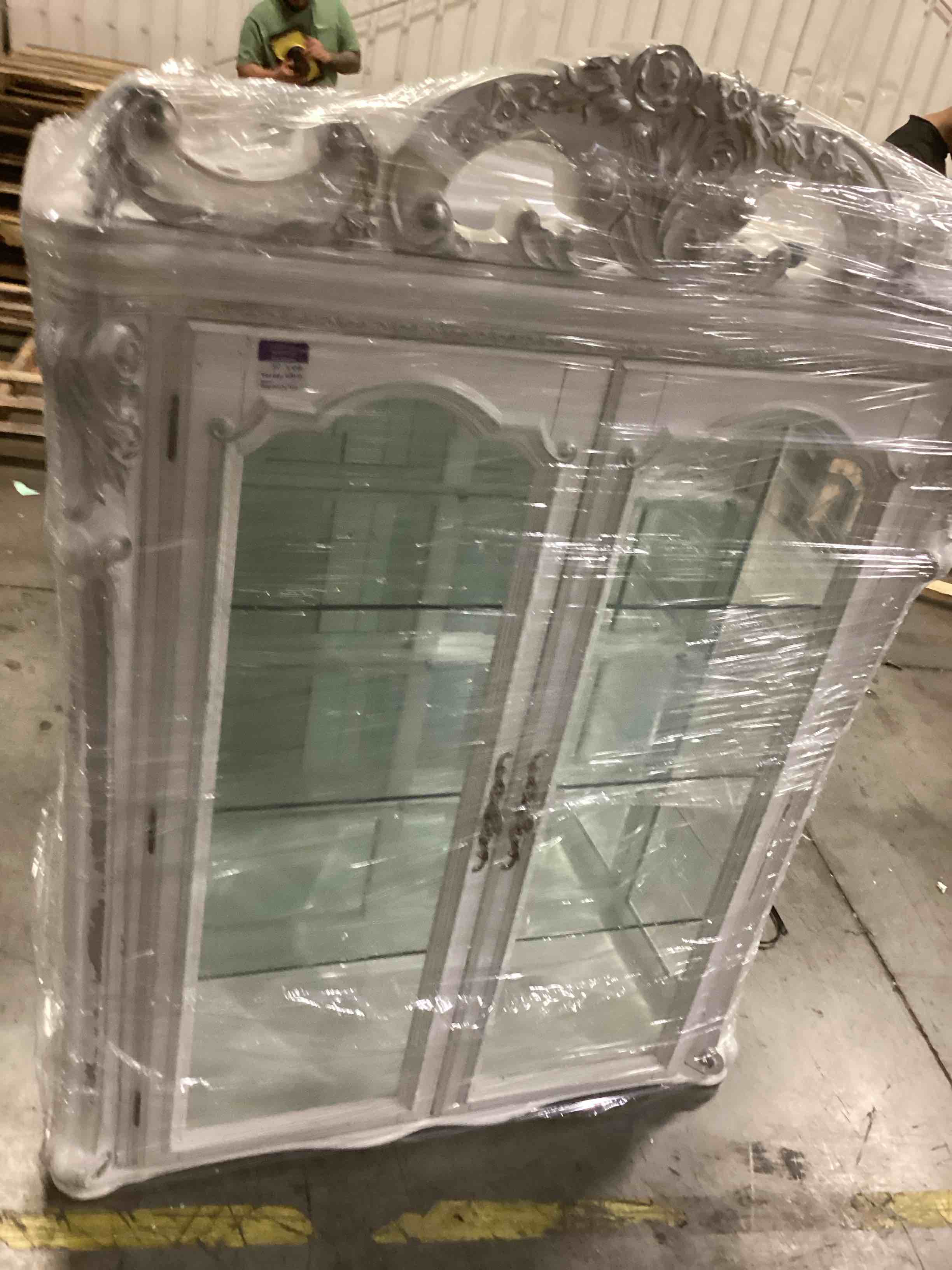 https://s3.amazonaws.com/lotting-images-prod/bidfta/ORG6864186_1731674904312.jpeg