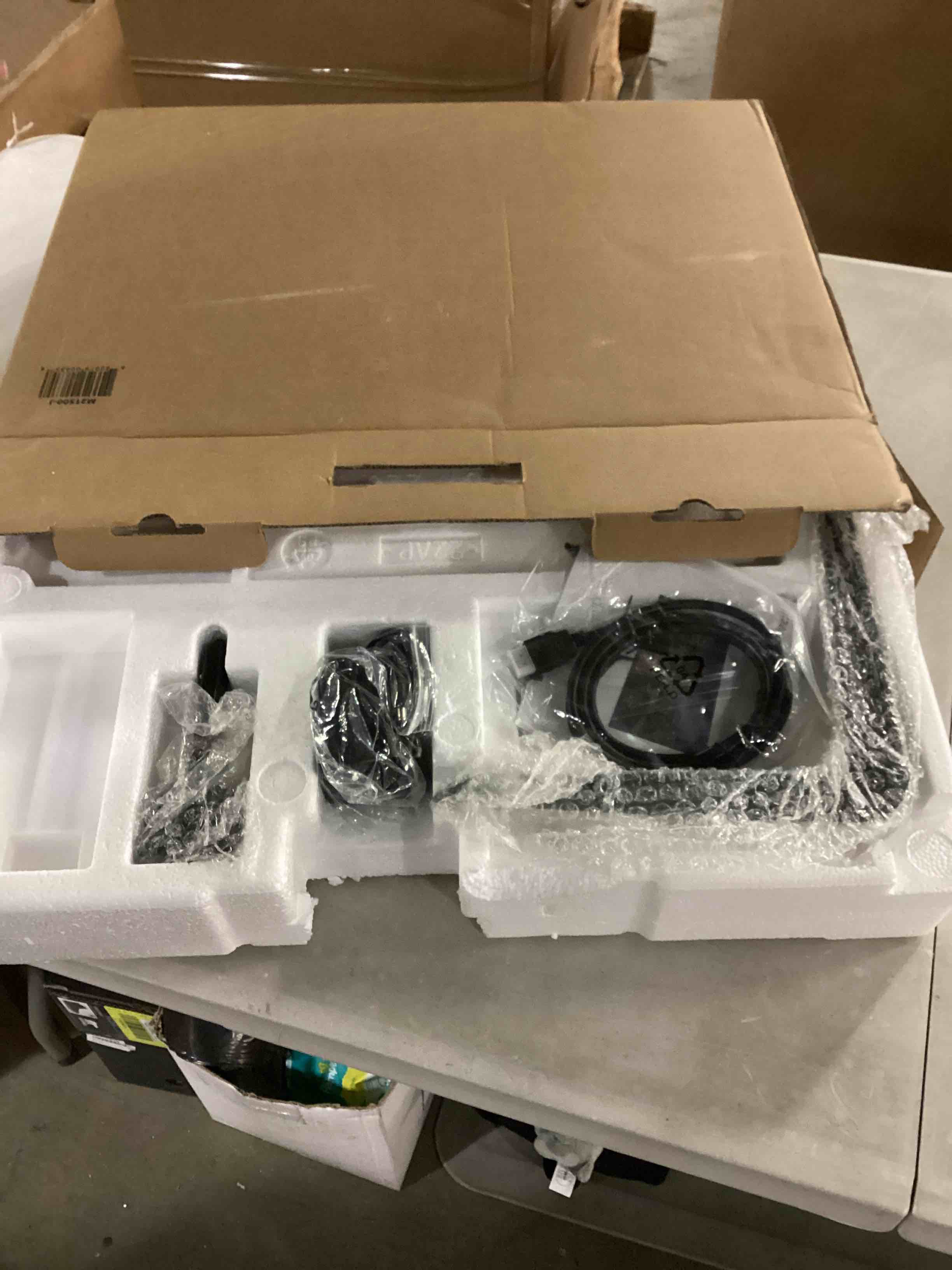 https://s3.amazonaws.com/lotting-images-prod/bidfta/ORG6865206_1731500738933.jpeg