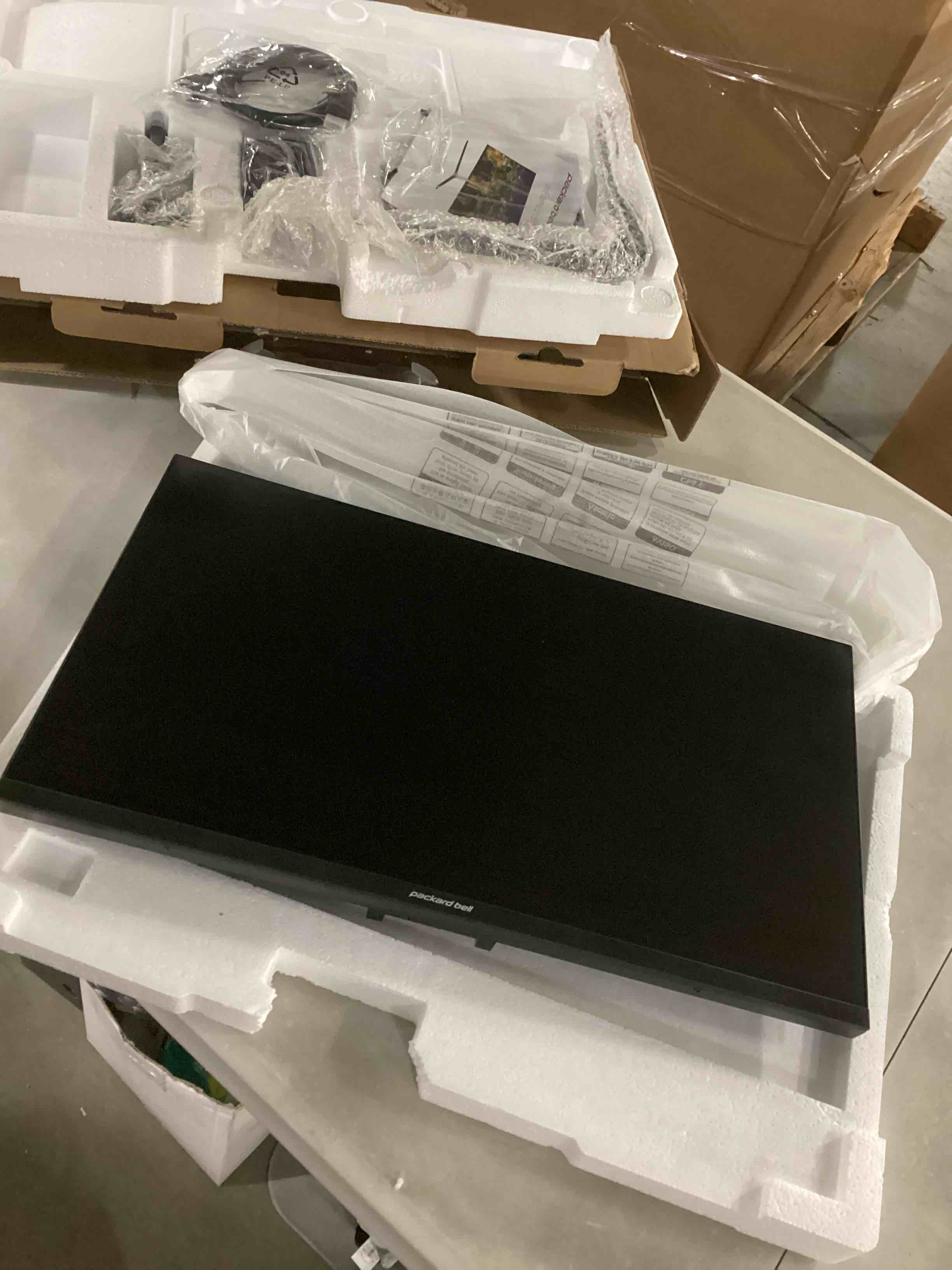 https://s3.amazonaws.com/lotting-images-prod/bidfta/ORG6865206_1731500777324.jpeg