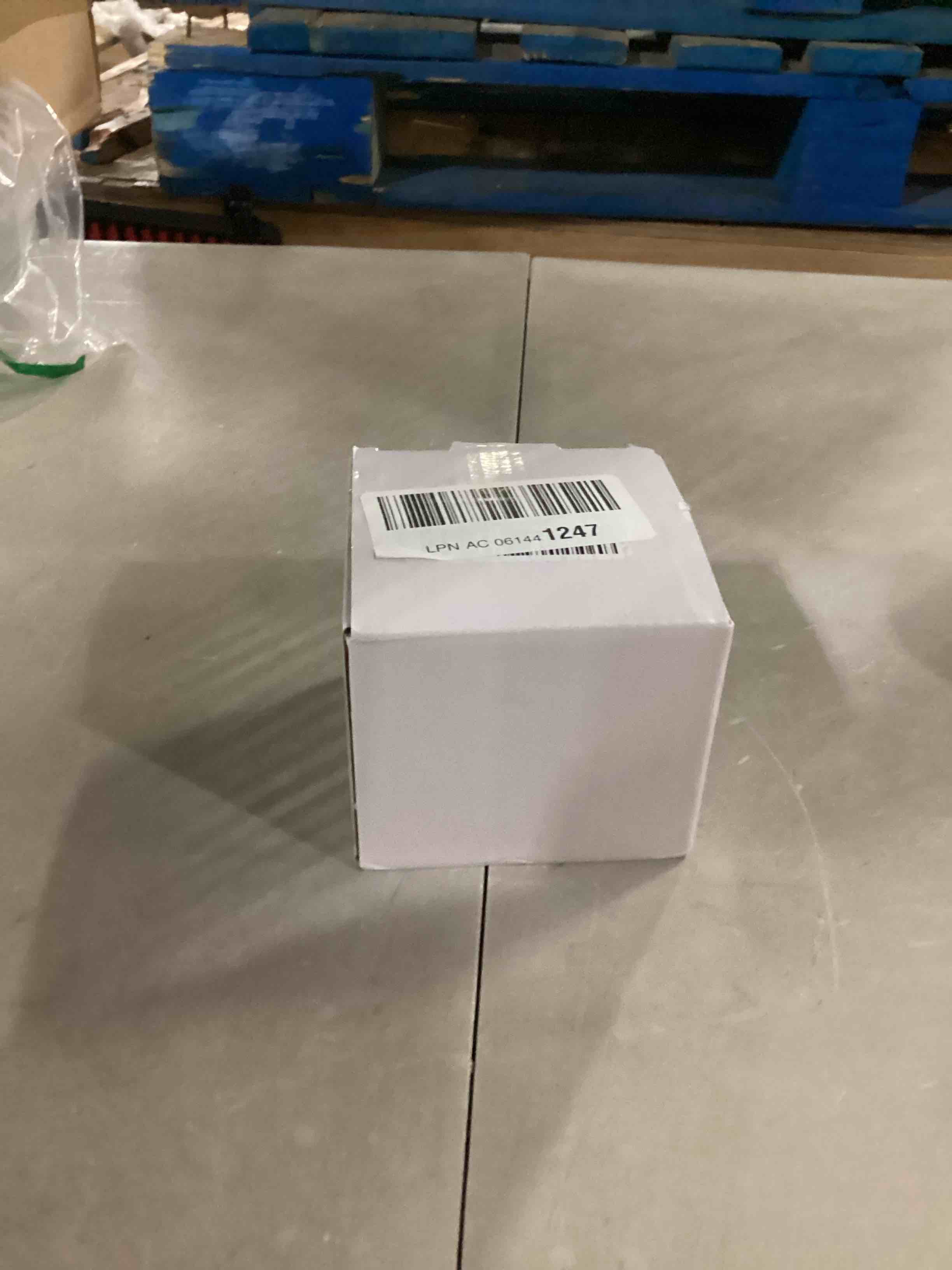 https://s3.amazonaws.com/lotting-images-prod/bidfta/ORG6865608_1731932450770.jpeg