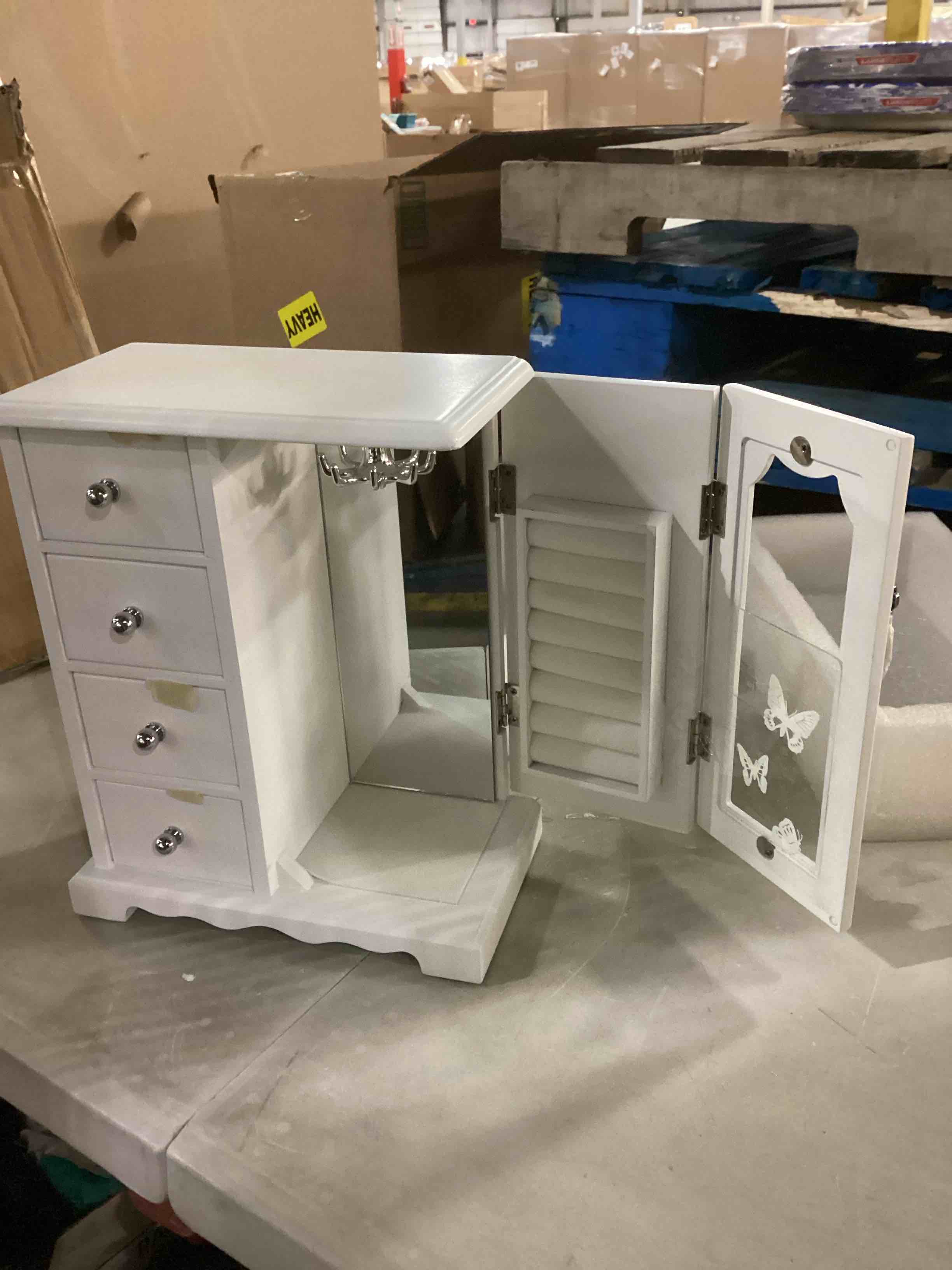 https://s3.amazonaws.com/lotting-images-prod/bidfta/ORG6865927_1732112584843.jpeg