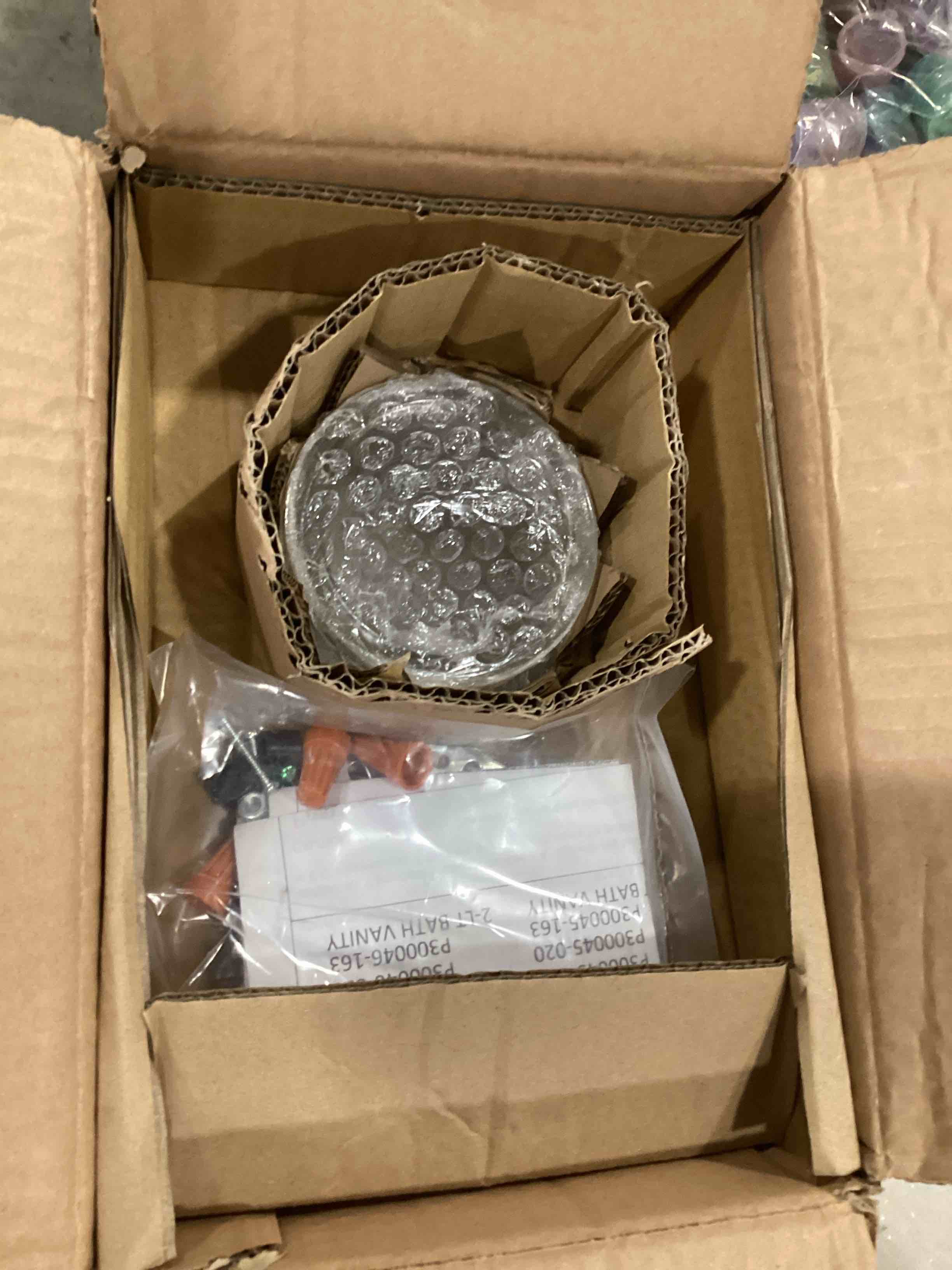 https://s3.amazonaws.com/lotting-images-prod/bidfta/ORG6866631_1731946938441.jpeg