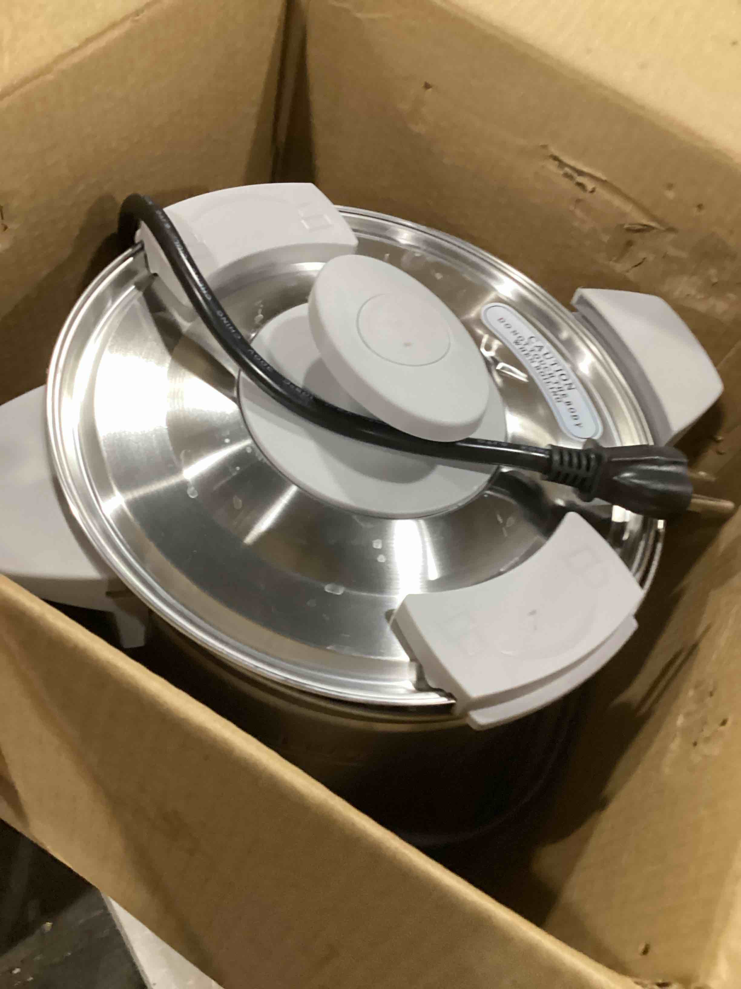 https://s3.amazonaws.com/lotting-images-prod/bidfta/ORG6866818_1732025517863.jpeg