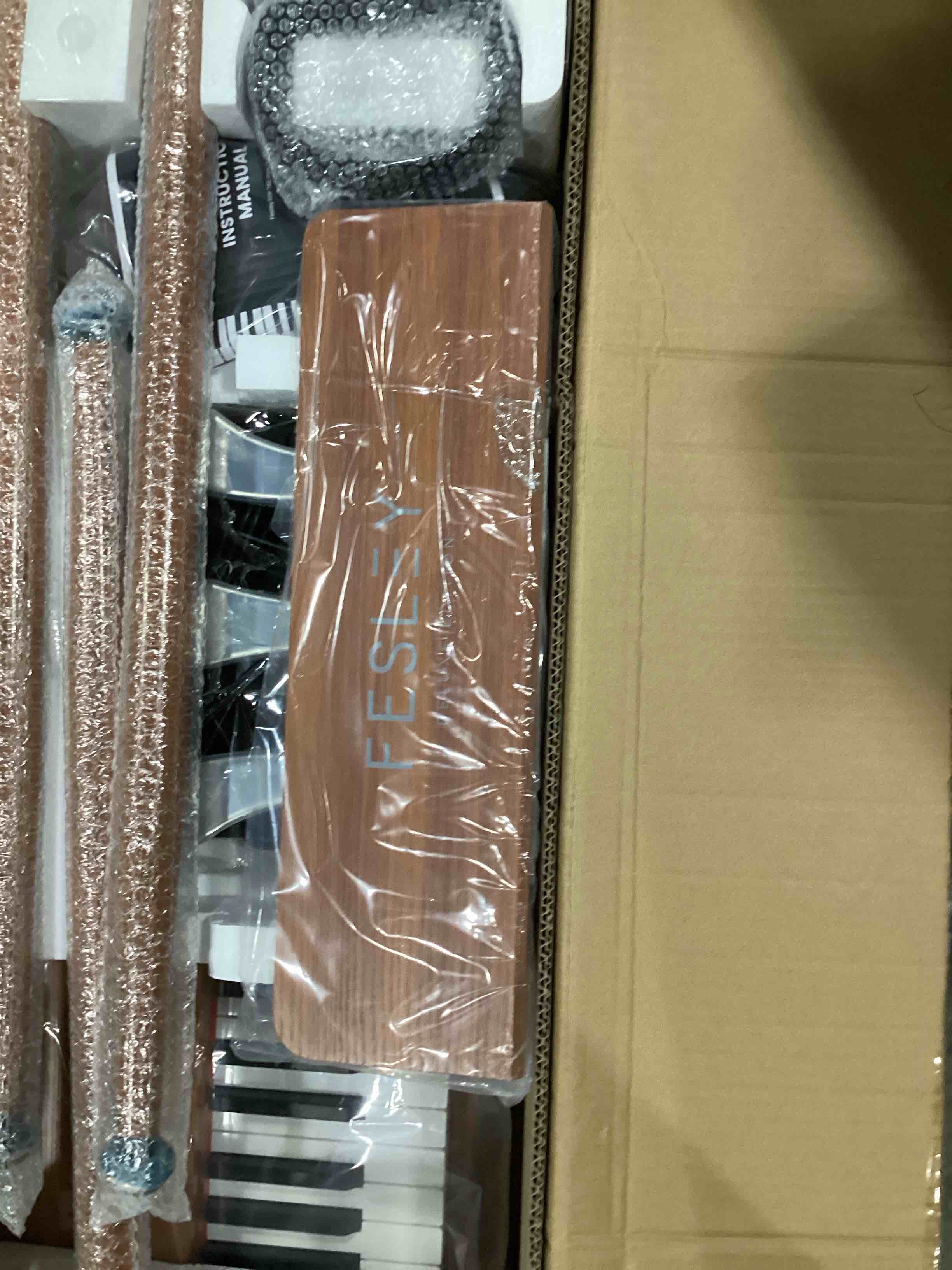 https://s3.amazonaws.com/lotting-images-prod/bidfta/ORG6866997_1732110263965.jpeg