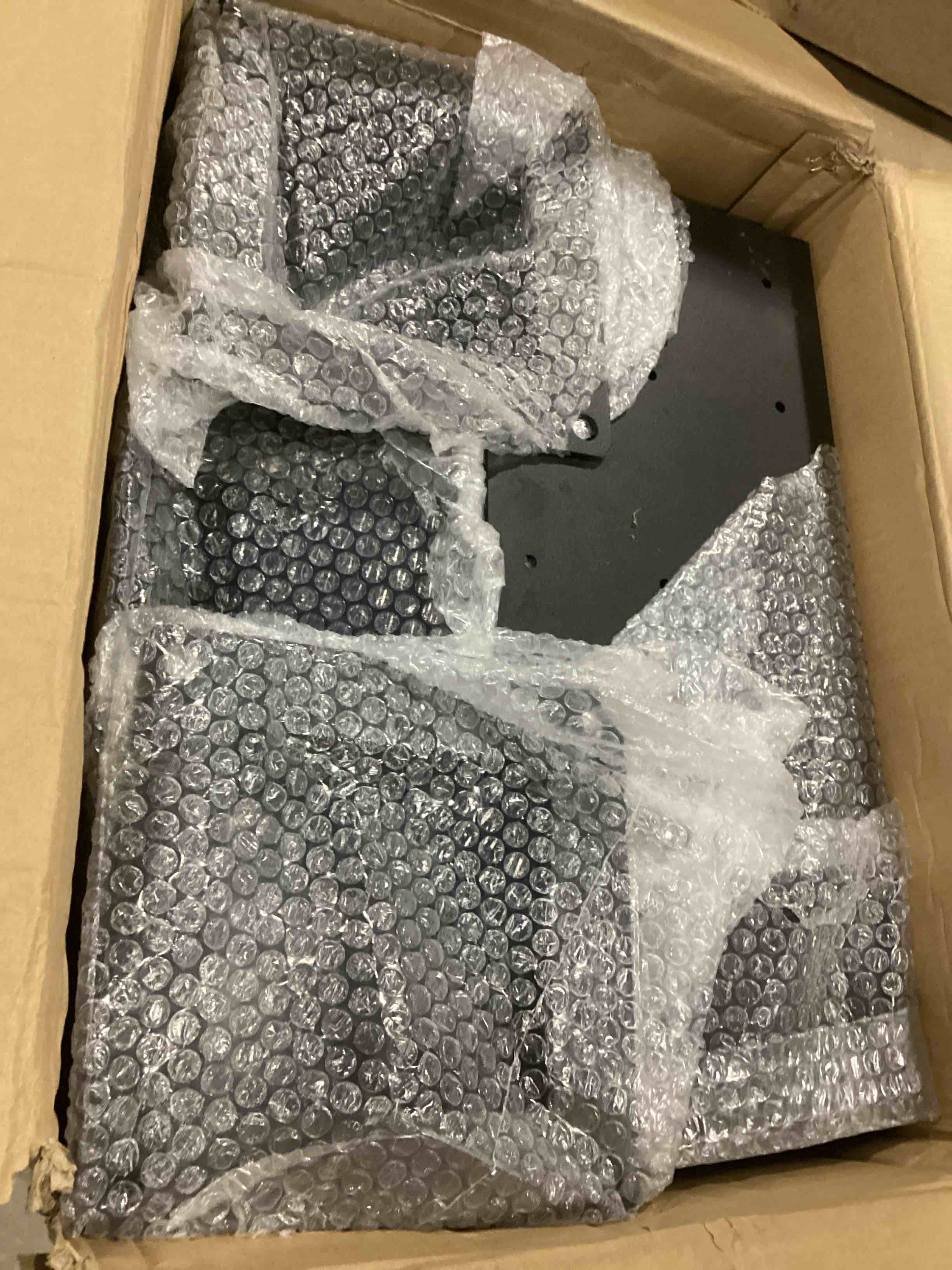 https://s3.amazonaws.com/lotting-images-prod/bidfta/ORG6867130_1732192350809.jpeg