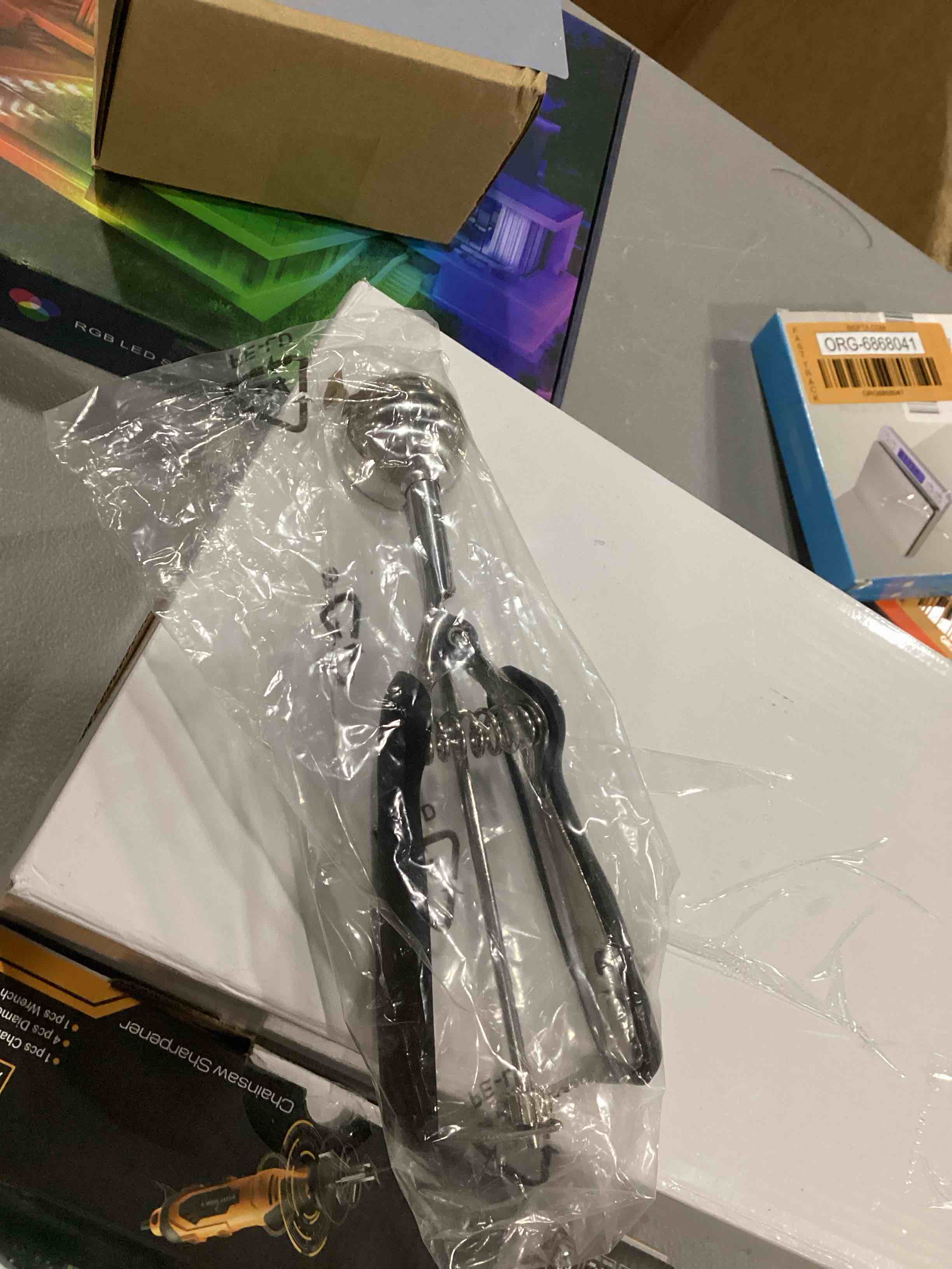 https://s3.amazonaws.com/lotting-images-prod/bidfta/ORG6868042_1731683978537.jpeg