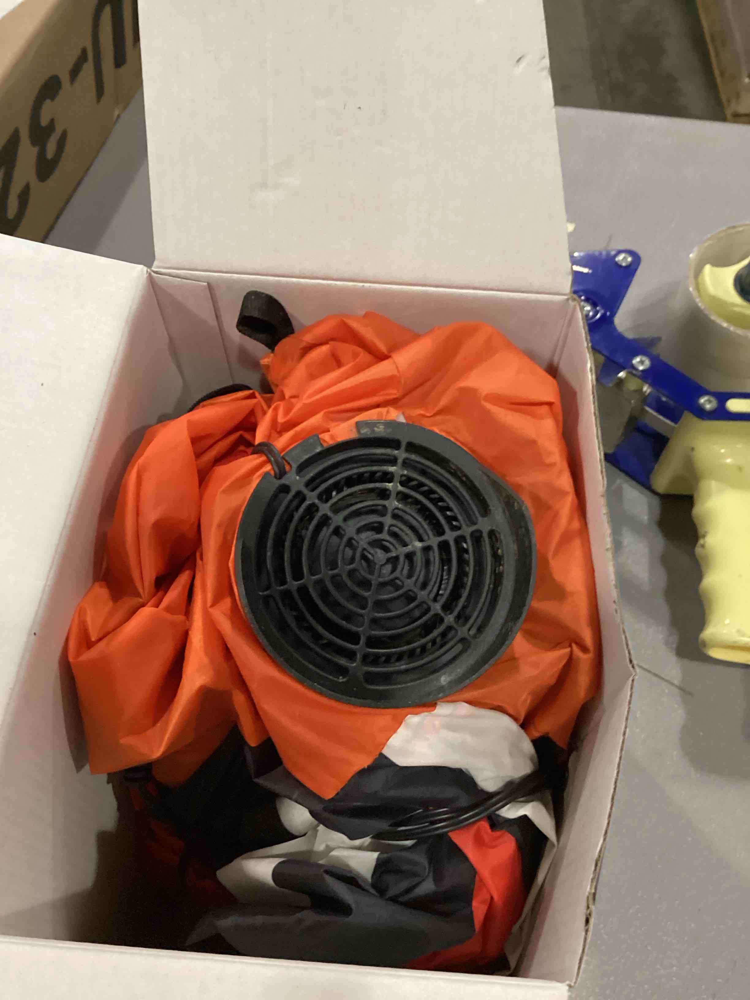 https://s3.amazonaws.com/lotting-images-prod/bidfta/ORG6868444_1732025744308.jpeg