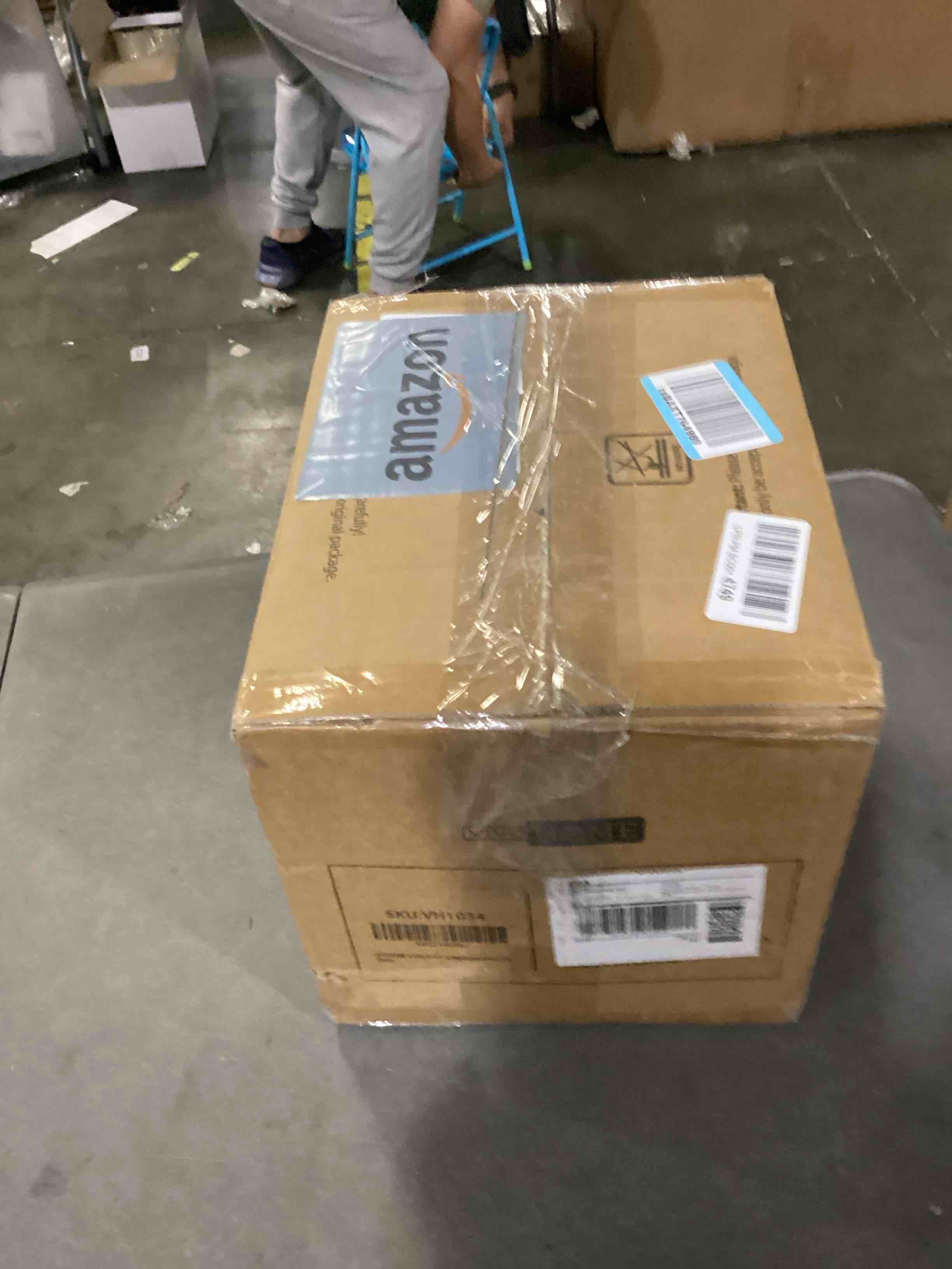 https://s3.amazonaws.com/lotting-images-prod/bidfta/ORG6868988_1730558696568.jpeg