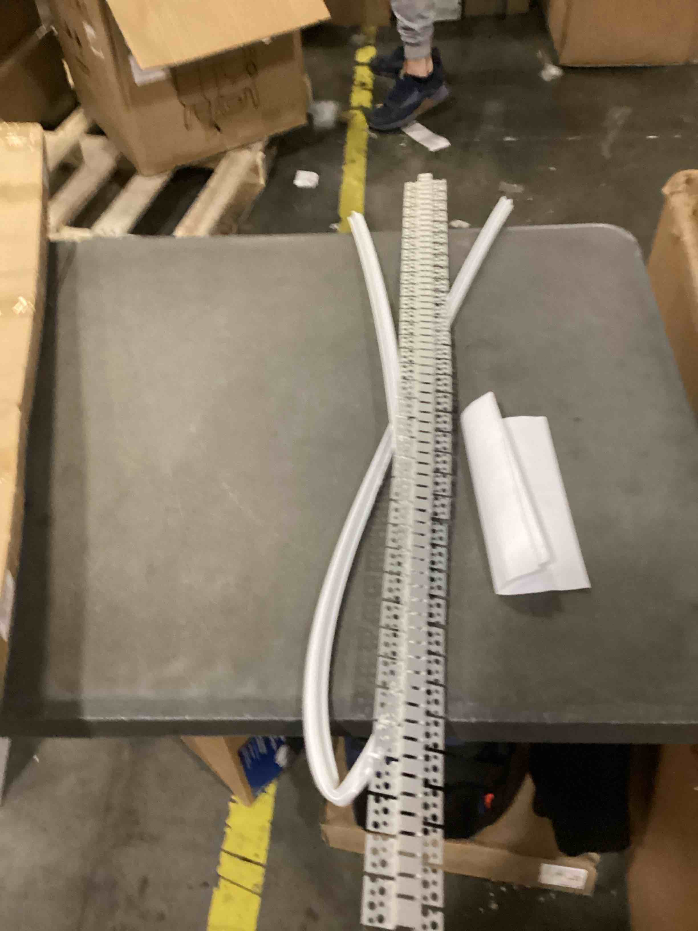 https://s3.amazonaws.com/lotting-images-prod/bidfta/ORG6869034_1730569283990.jpeg