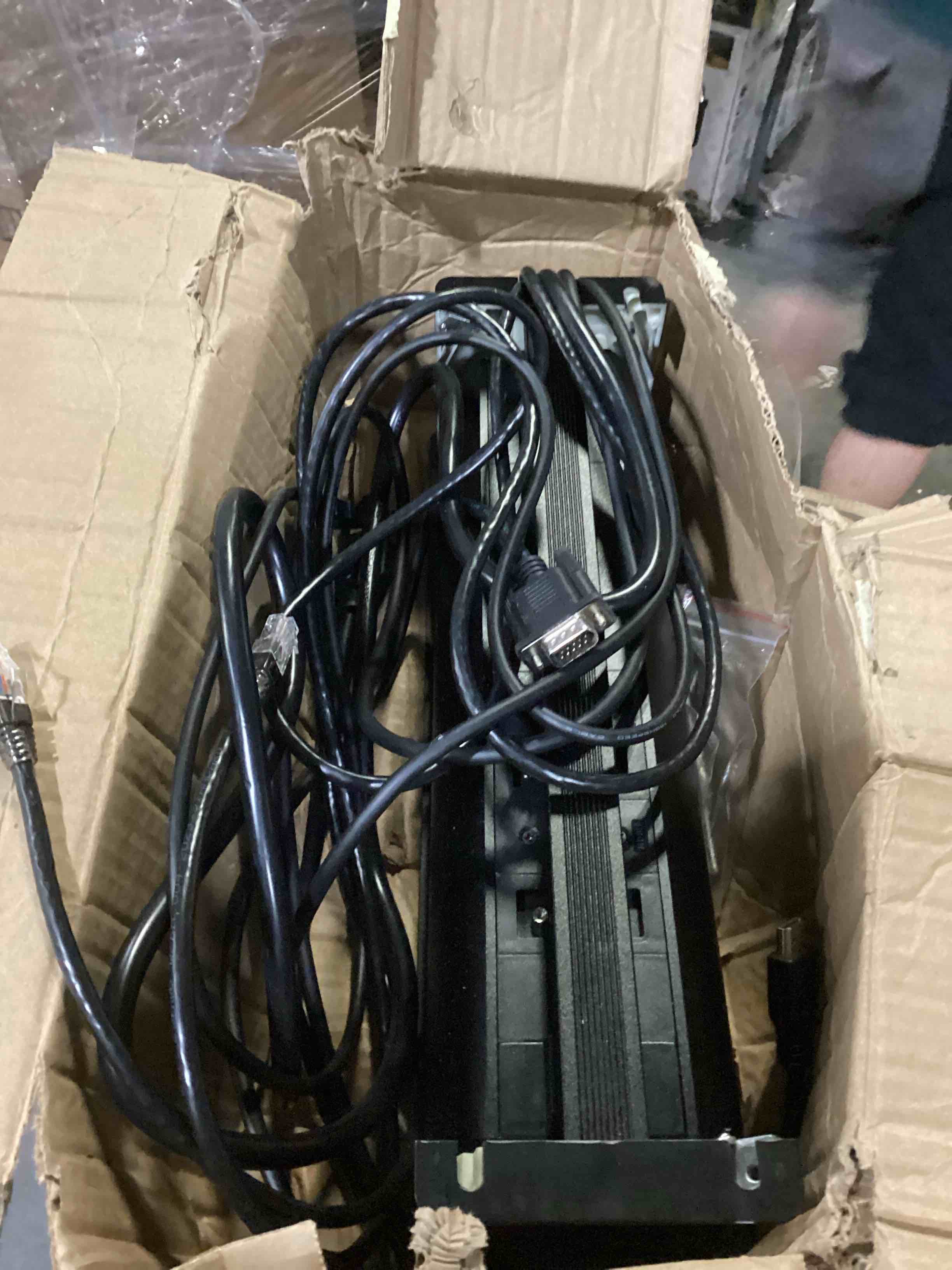 https://s3.amazonaws.com/lotting-images-prod/bidfta/ORG6870217_1731696317458.jpeg