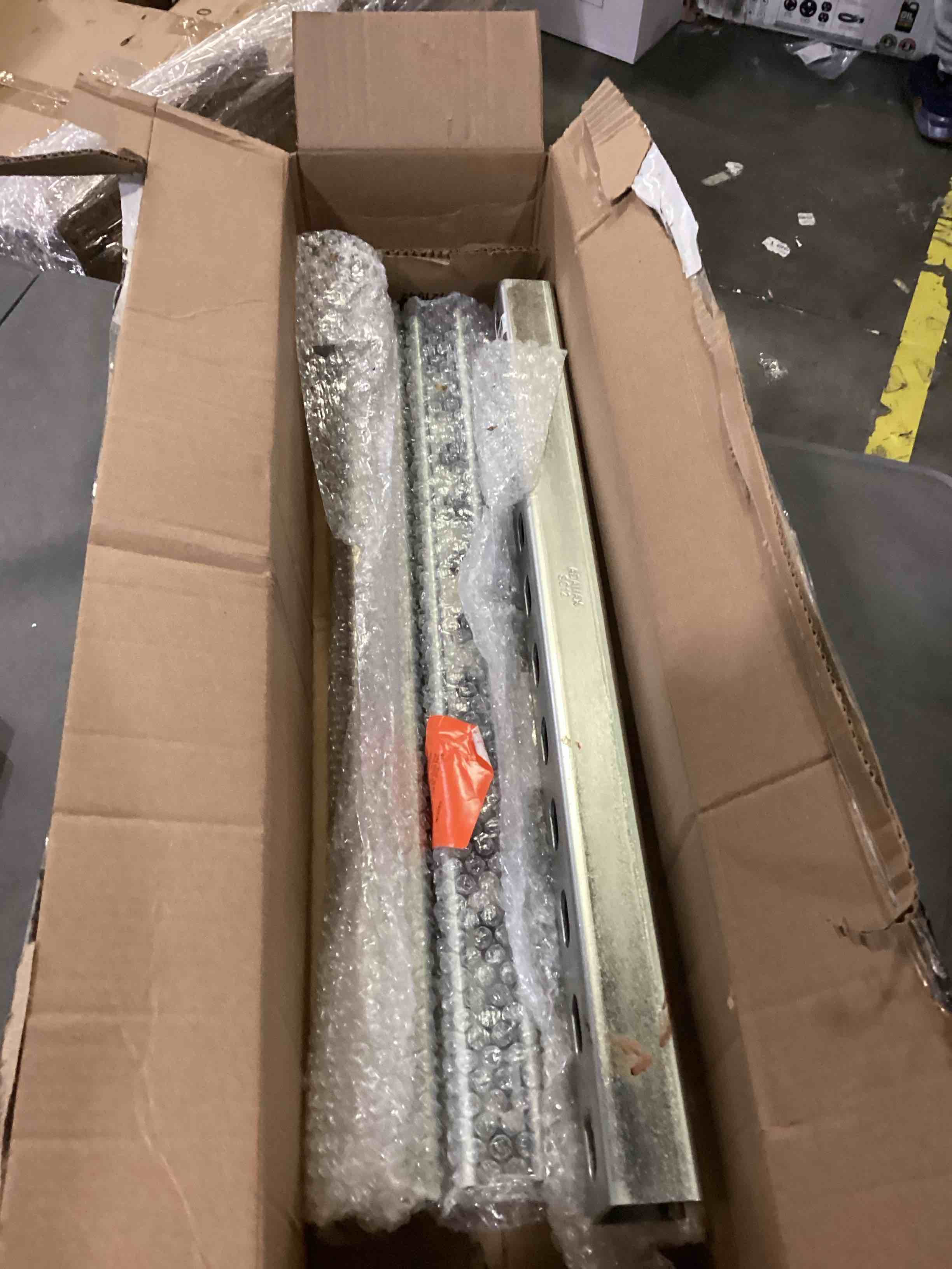 https://s3.amazonaws.com/lotting-images-prod/bidfta/ORG6870269_1731933636323.jpeg