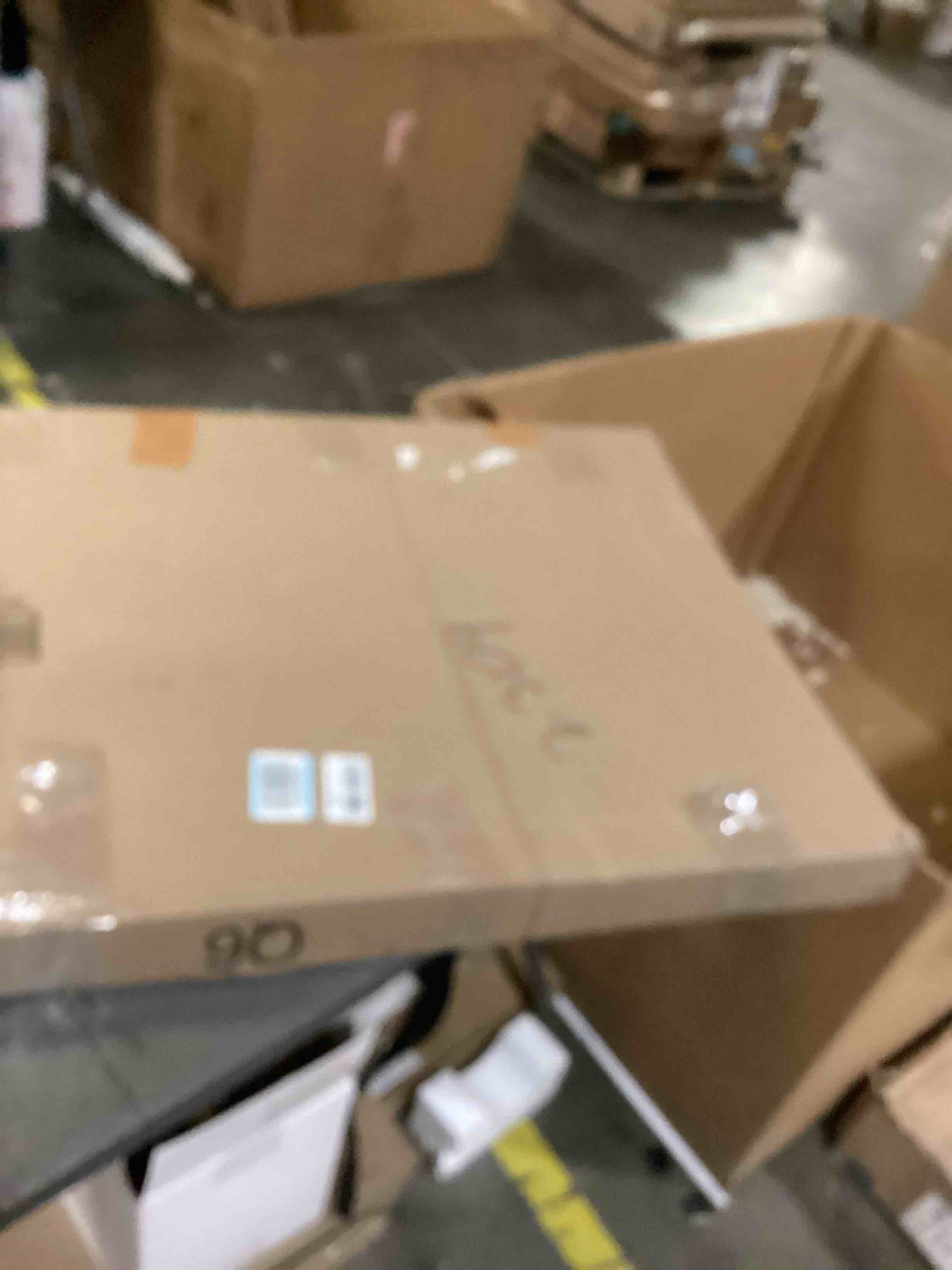 https://s3.amazonaws.com/lotting-images-prod/bidfta/ORG6870276_1731934665904.jpeg