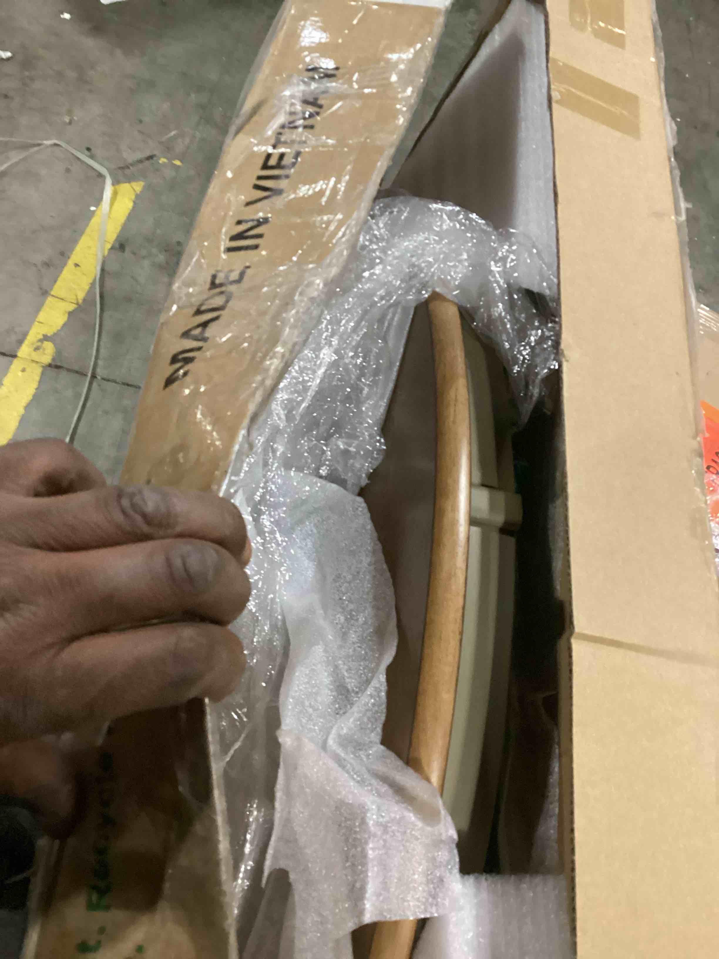 https://s3.amazonaws.com/lotting-images-prod/bidfta/ORG6871413_1732730636854.jpeg