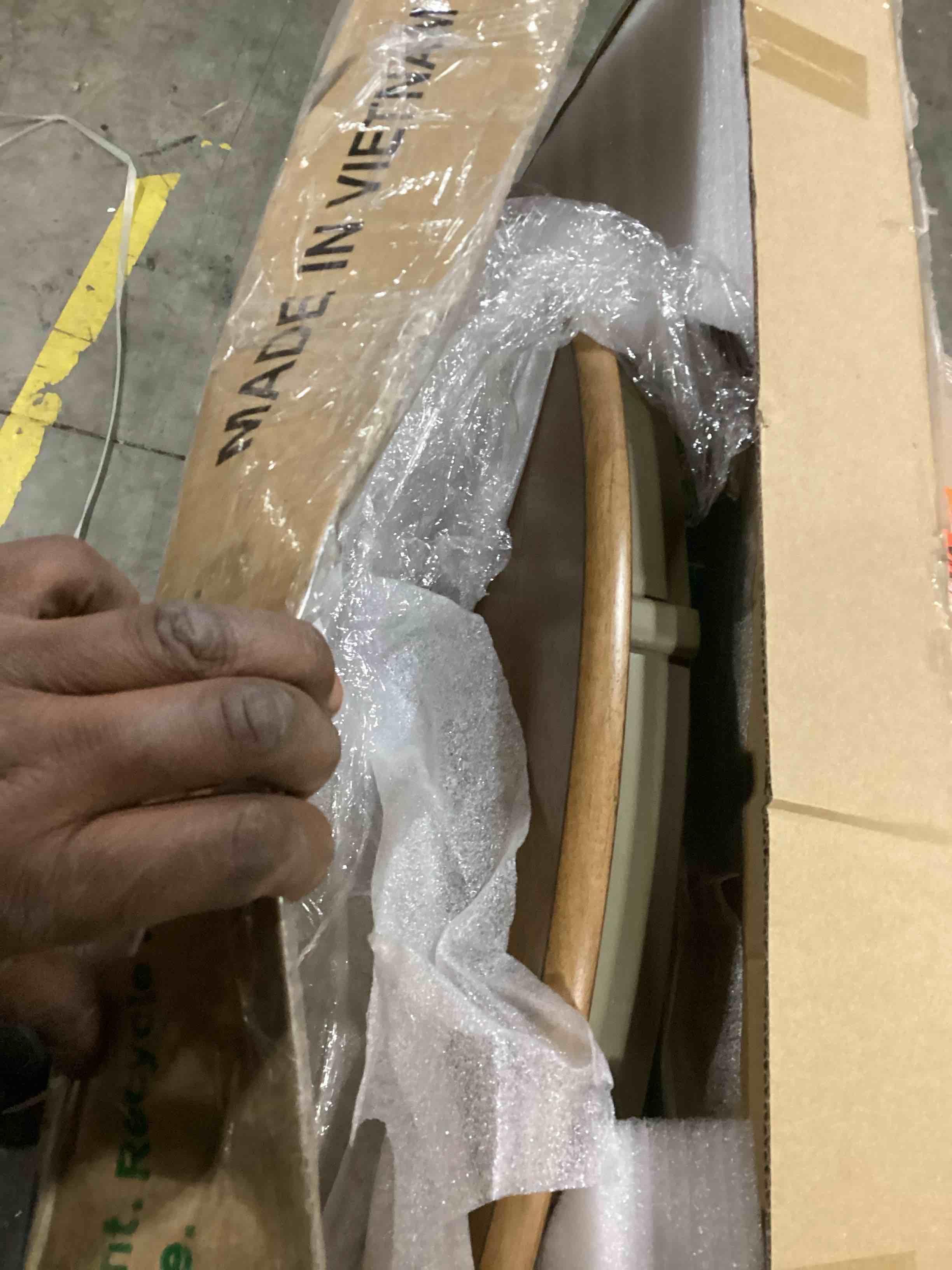 https://s3.amazonaws.com/lotting-images-prod/bidfta/ORG6871413_1732730638248.jpeg