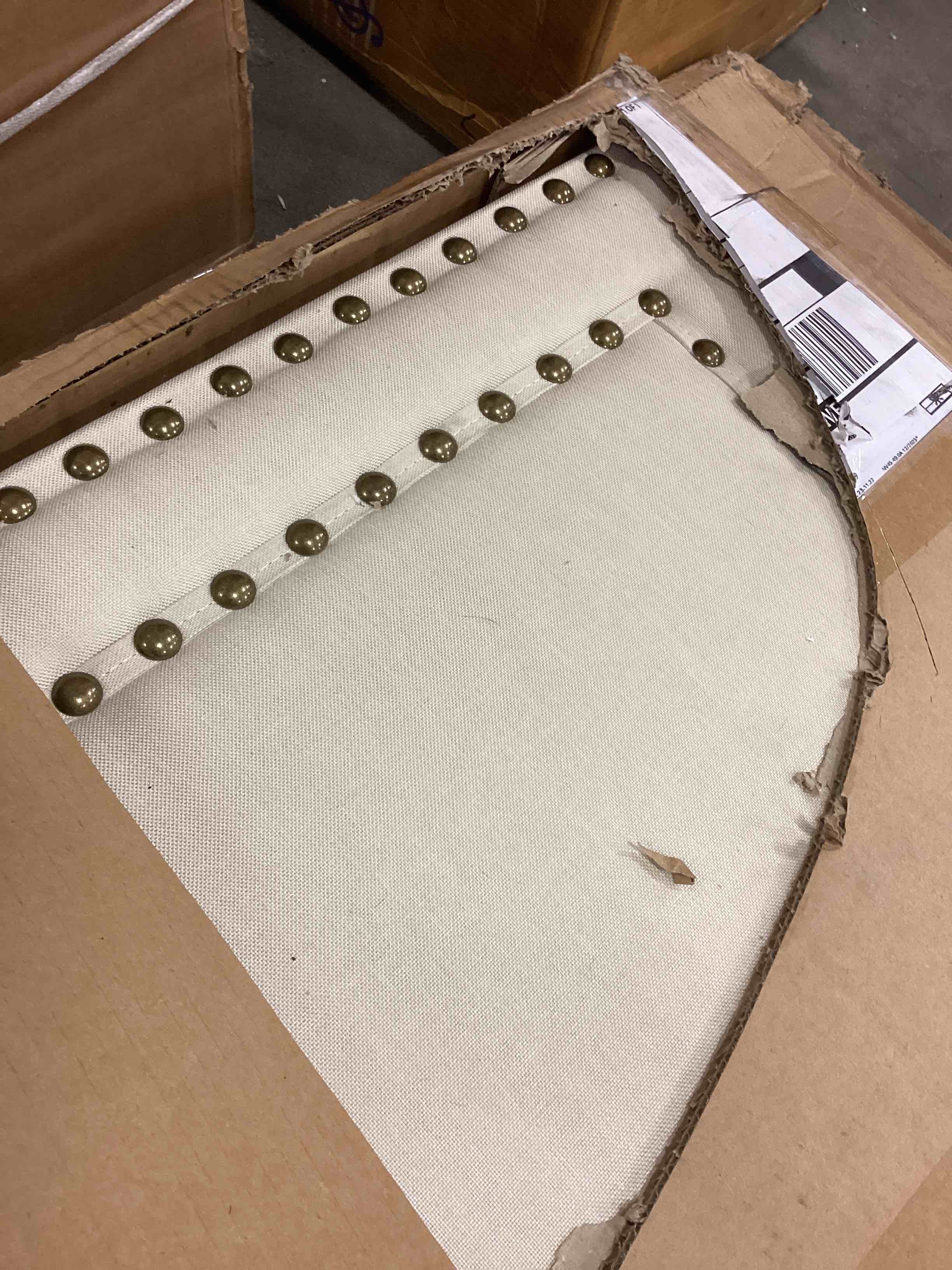https://s3.amazonaws.com/lotting-images-prod/bidfta/Oa5867544_1709311075879.jpeg