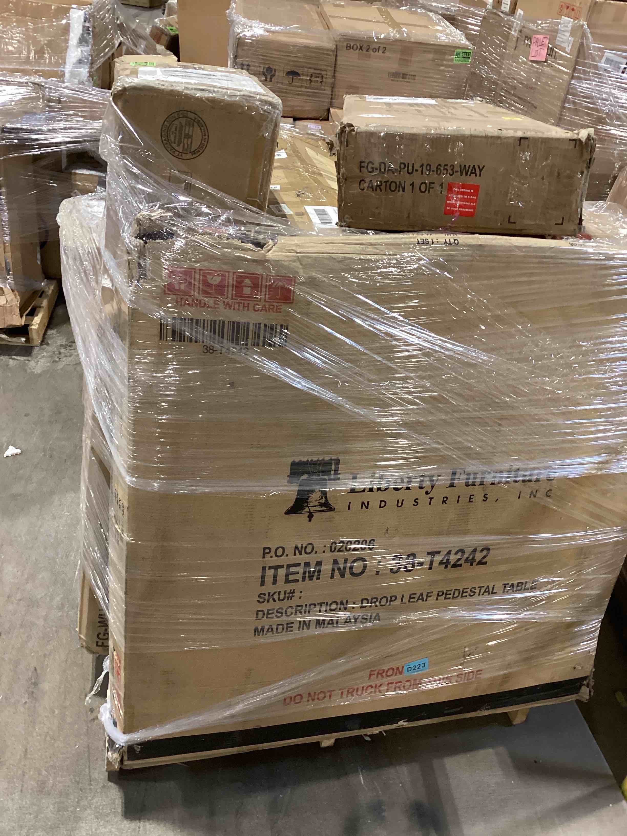 pallet lot, misc, incomplete, furniture pieces and set