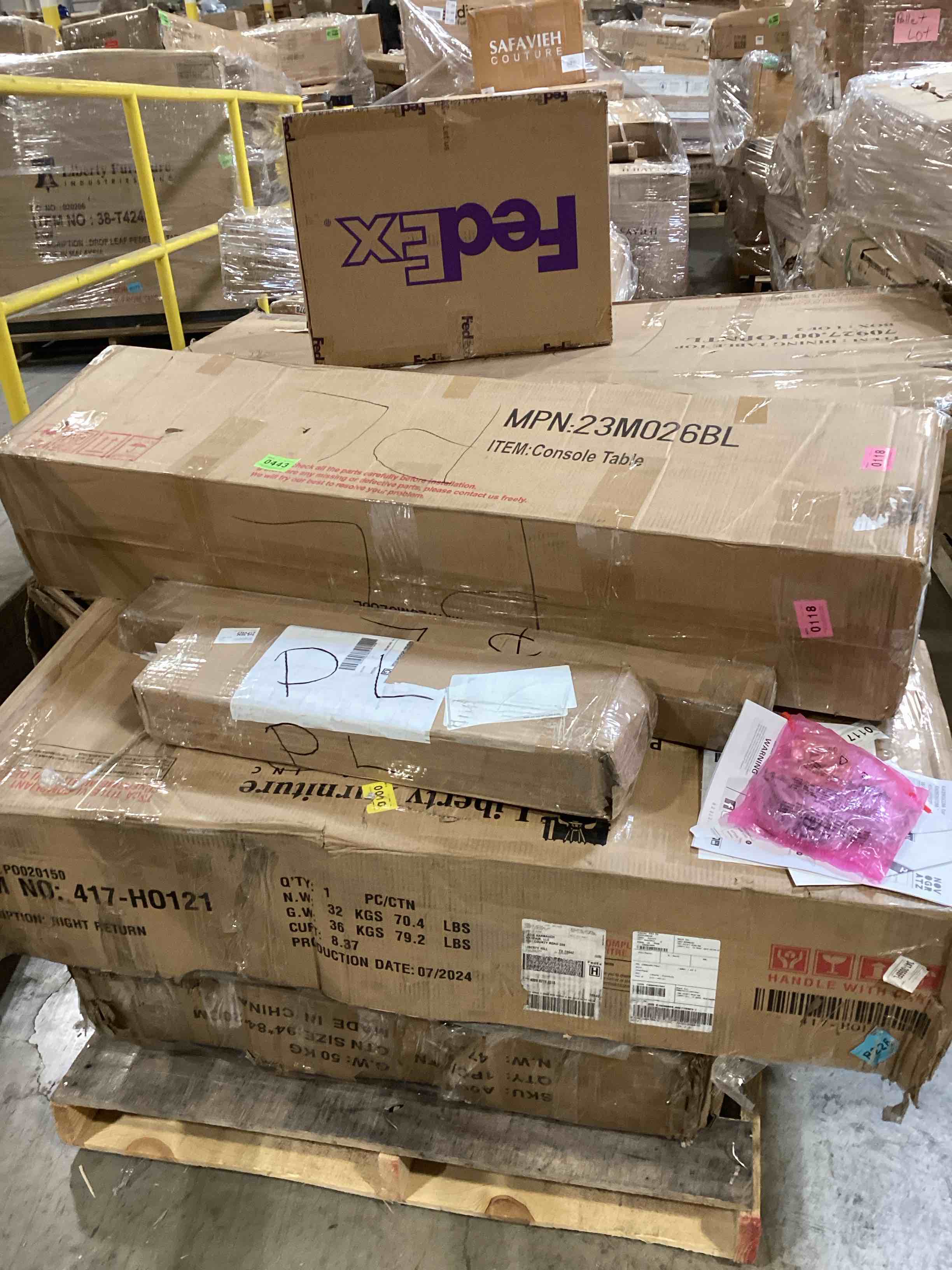pallet lot, misc, incomplete, furniture pieces and sets