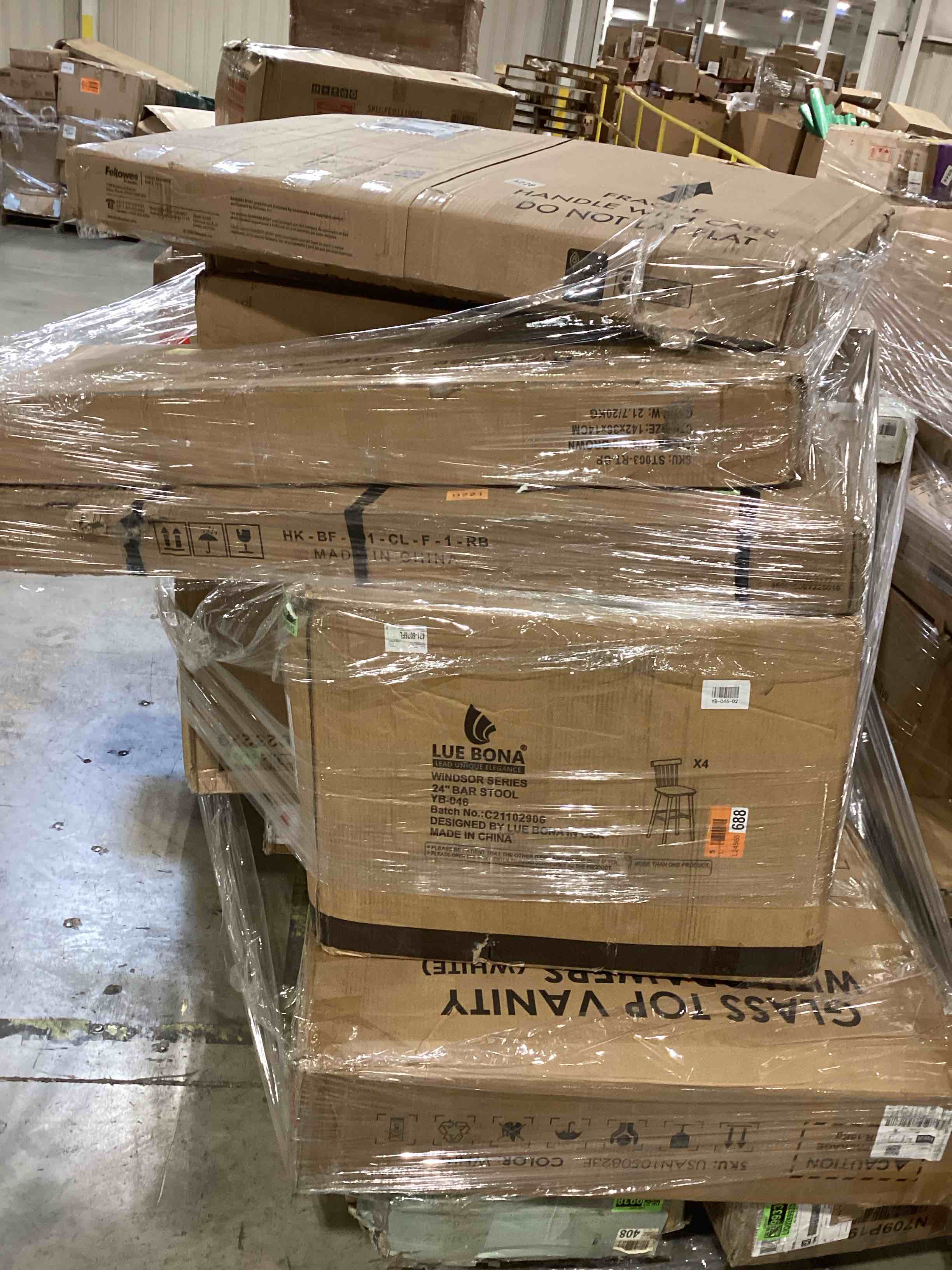 pallet lot, misc, incomplete, furniture pieces and sets
