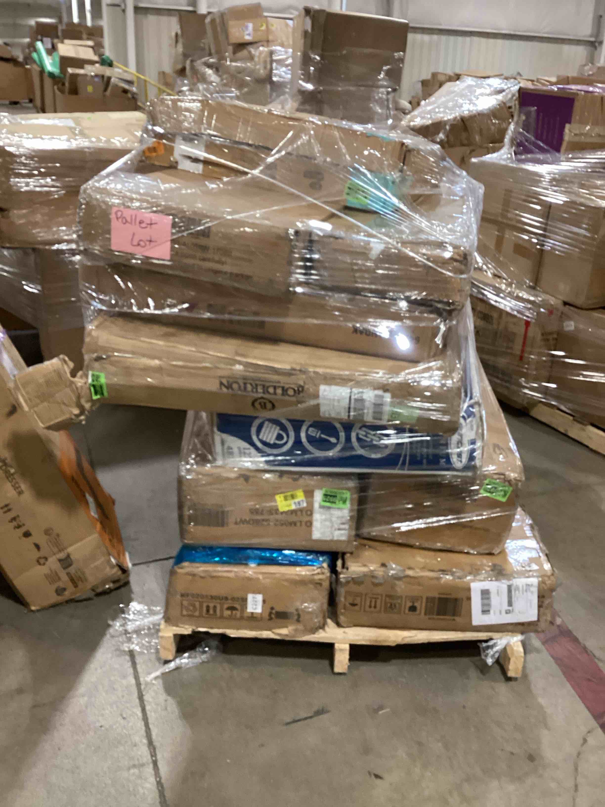 pallet lot, misc, incomplete, furniture pieces and sets